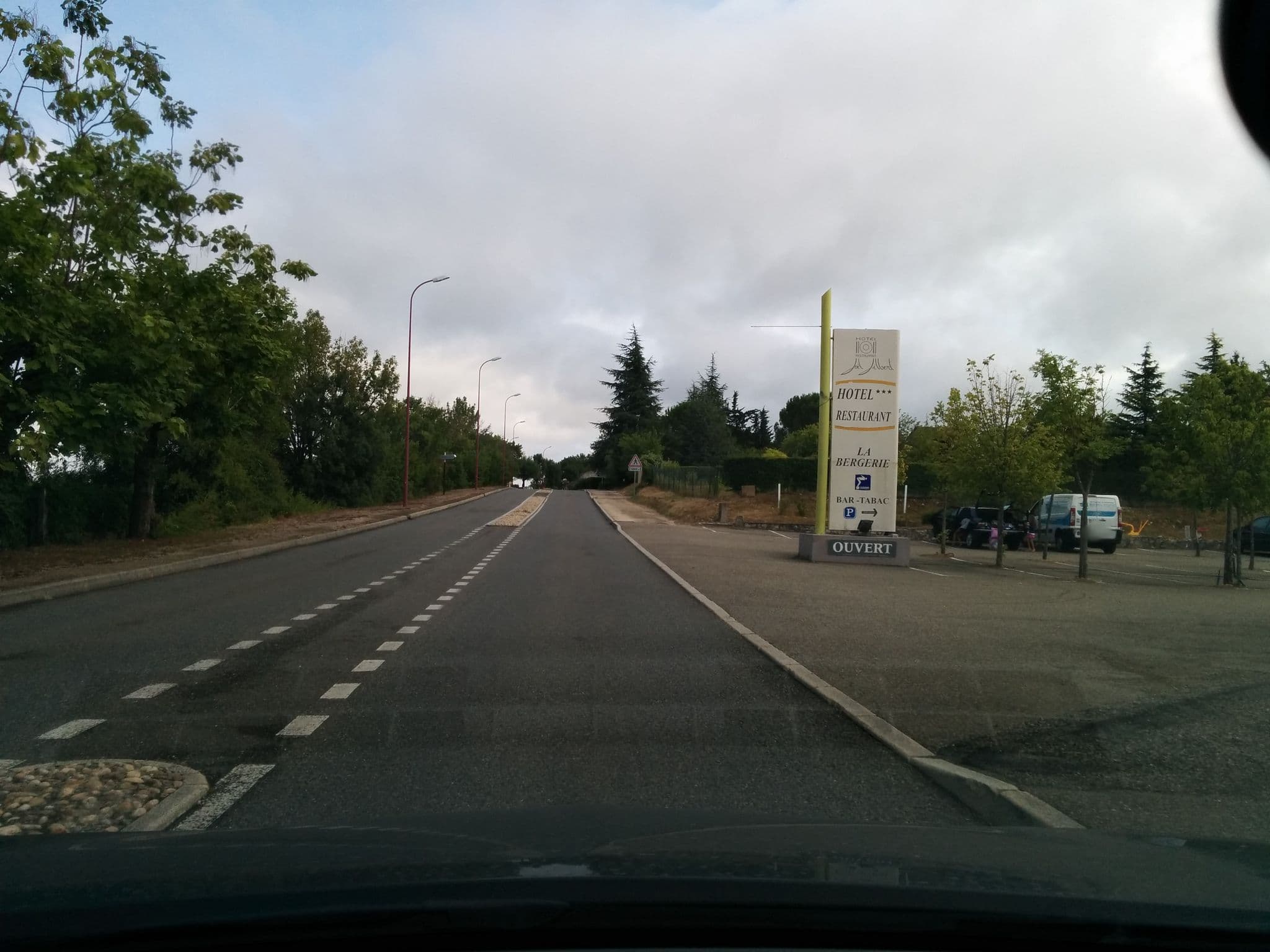 Street view near Logis Hôtel la Bergerie, Pradines — © moktarama (CC BY-SA · Mapillary)