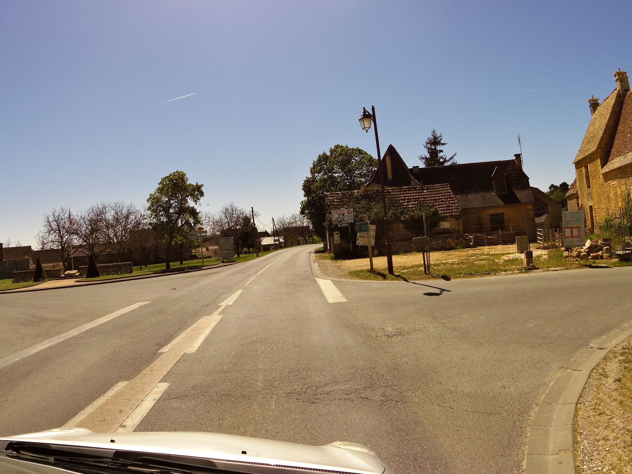 Street view near Les Granges Hautes, Salignac-Eyvigues — © zors1843 (CC BY-SA · Mapillary)