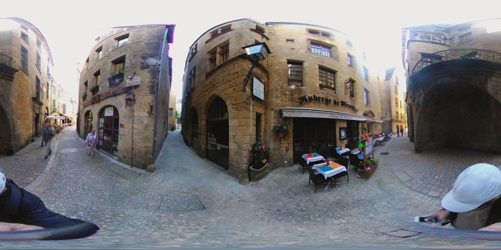 Street view near Le Loft Exceptionnel, Sarlat-la-Canéda — © zors1843 (CC BY-SA · Mapillary)