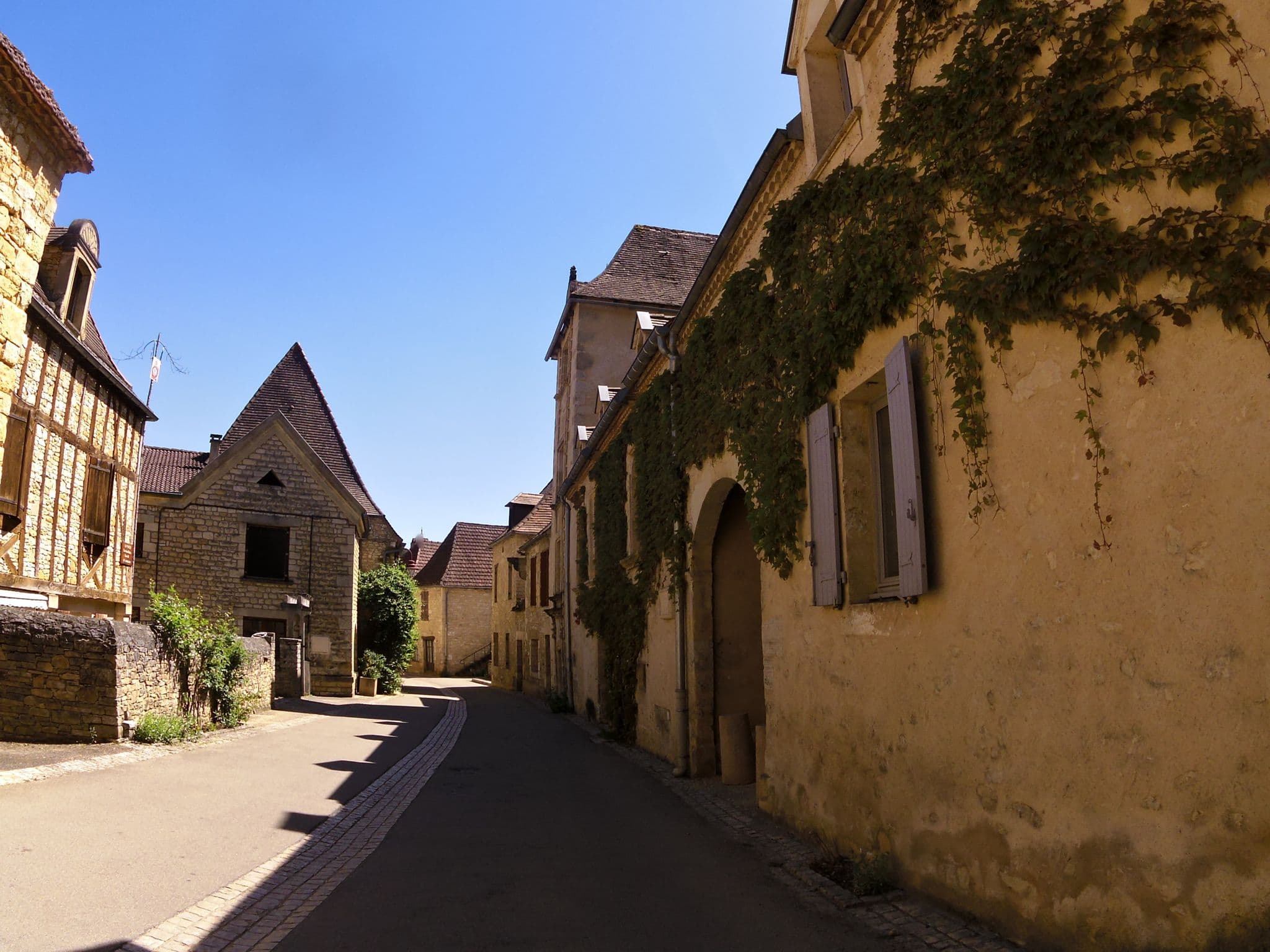 Street view near La Maion, Domme — © zors1843 (CC BY-SA · Mapillary)