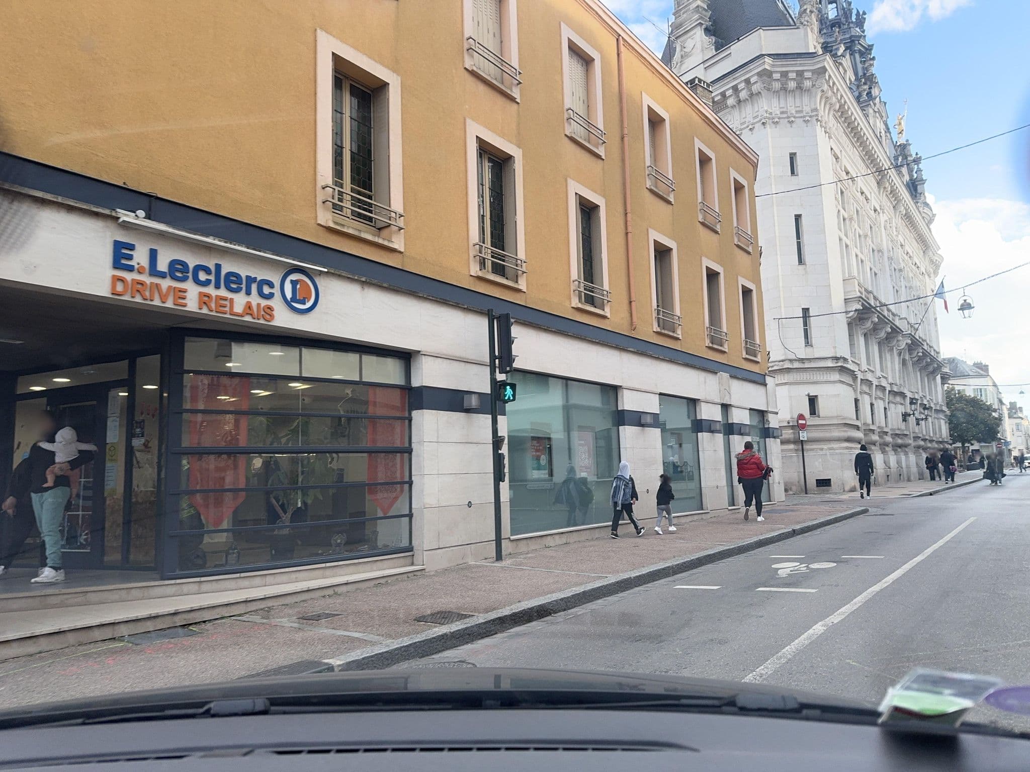 Street view near Epona Sens, Sens — © jerome92370 (CC BY-SA · Mapillary)