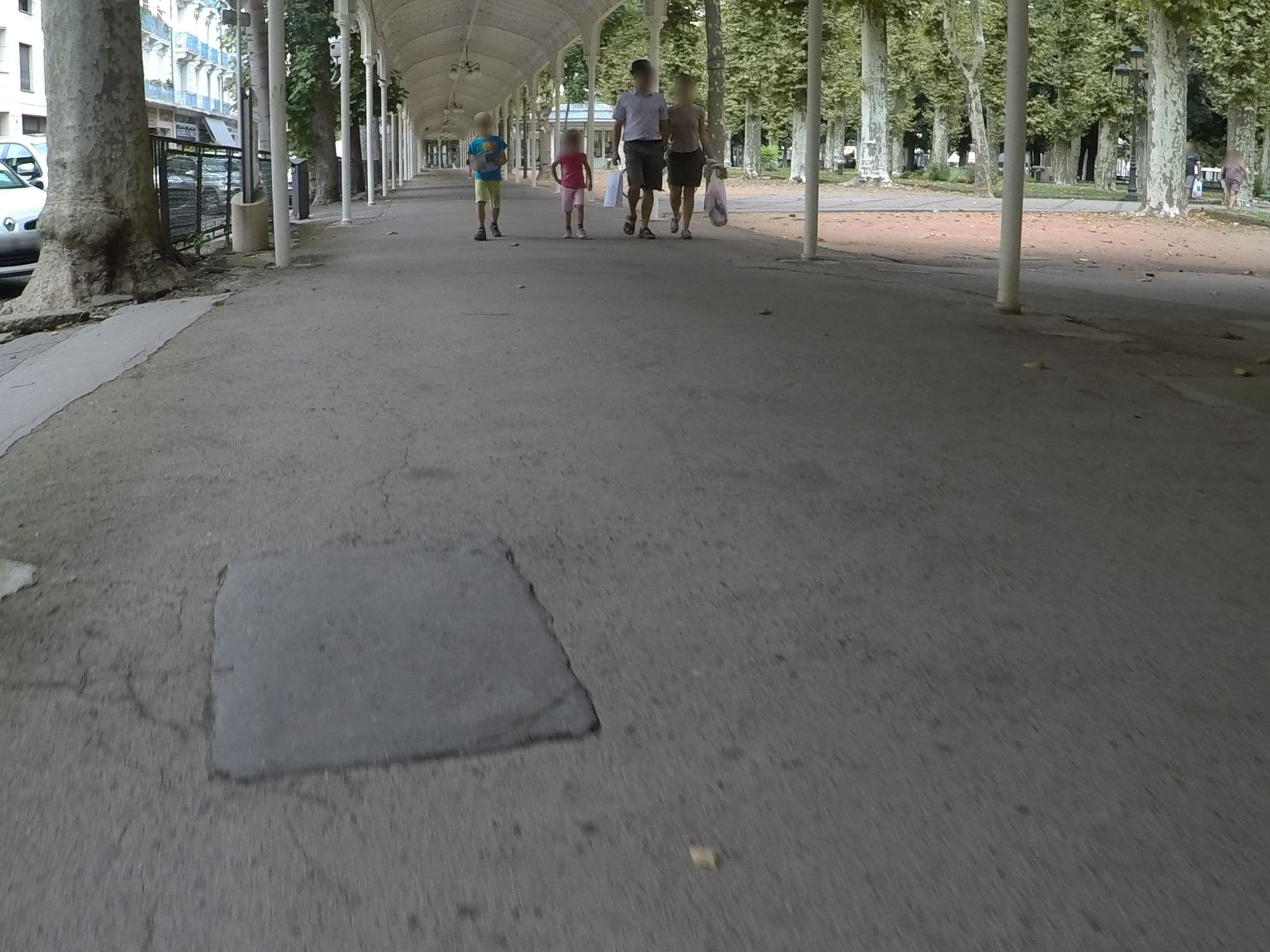 Street view near Maison Decoret, Vichy — © xdu (CC BY-SA · Mapillary)