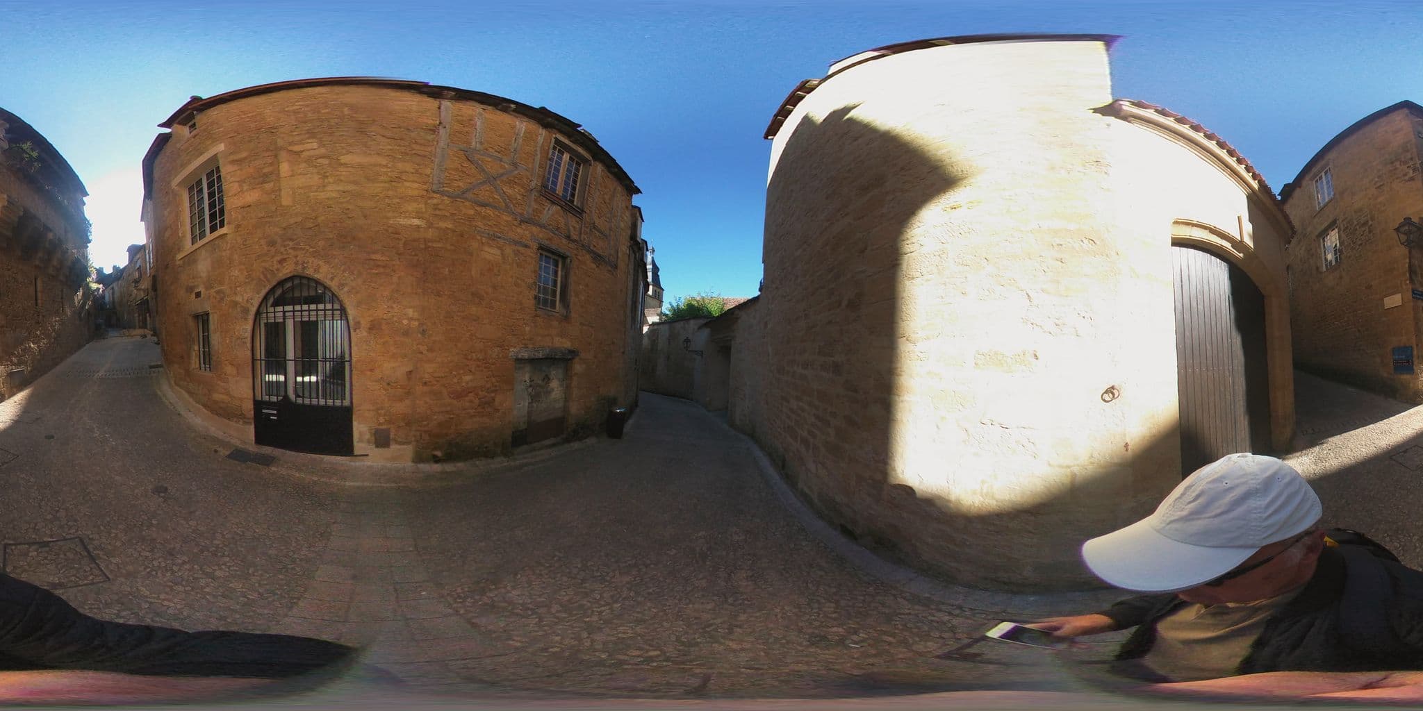 Street view near Les Suites Sarladaises, Sarlat-la-Canéda — © zors1843 (CC BY-SA · Mapillary)