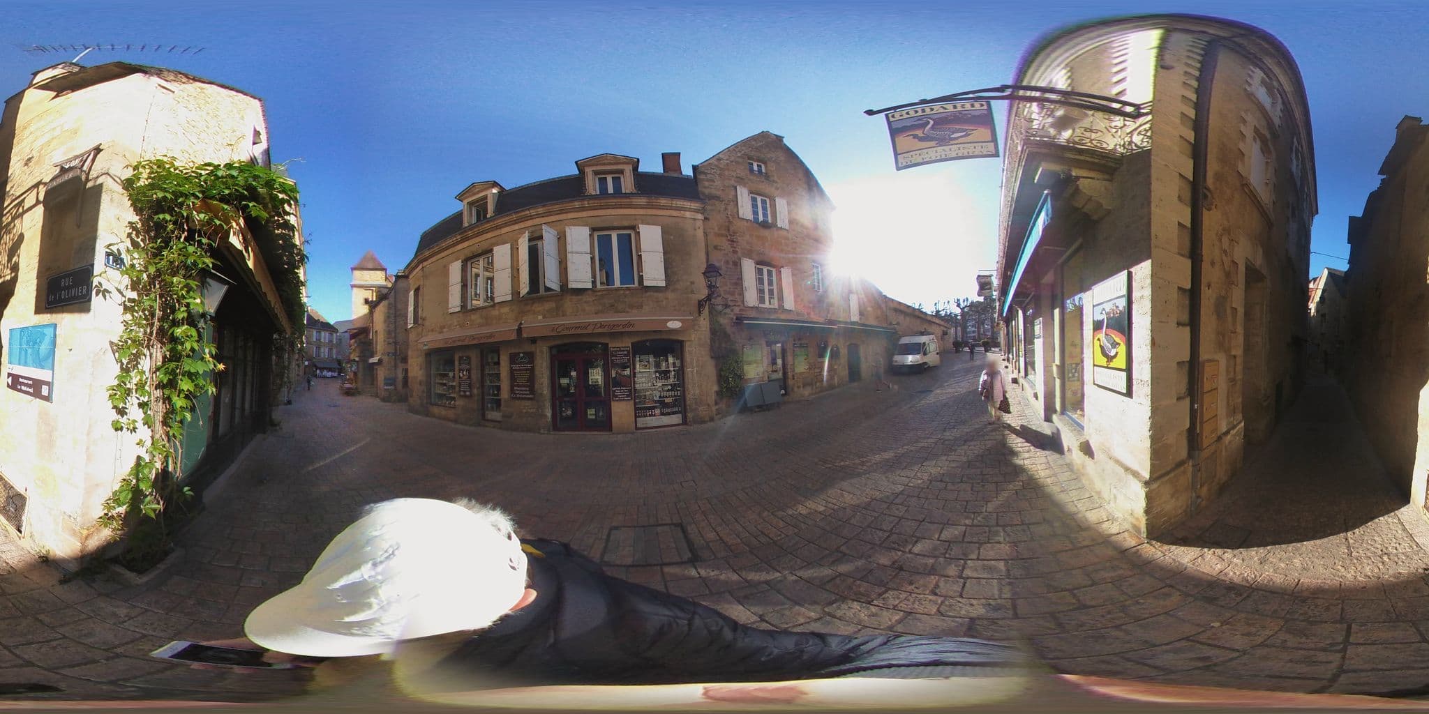 Street view near Appartement centre médiéval le Boudoir de Marie, Sarlat-la-Canéda — © zors1843 (CC BY-SA · Mapillary)