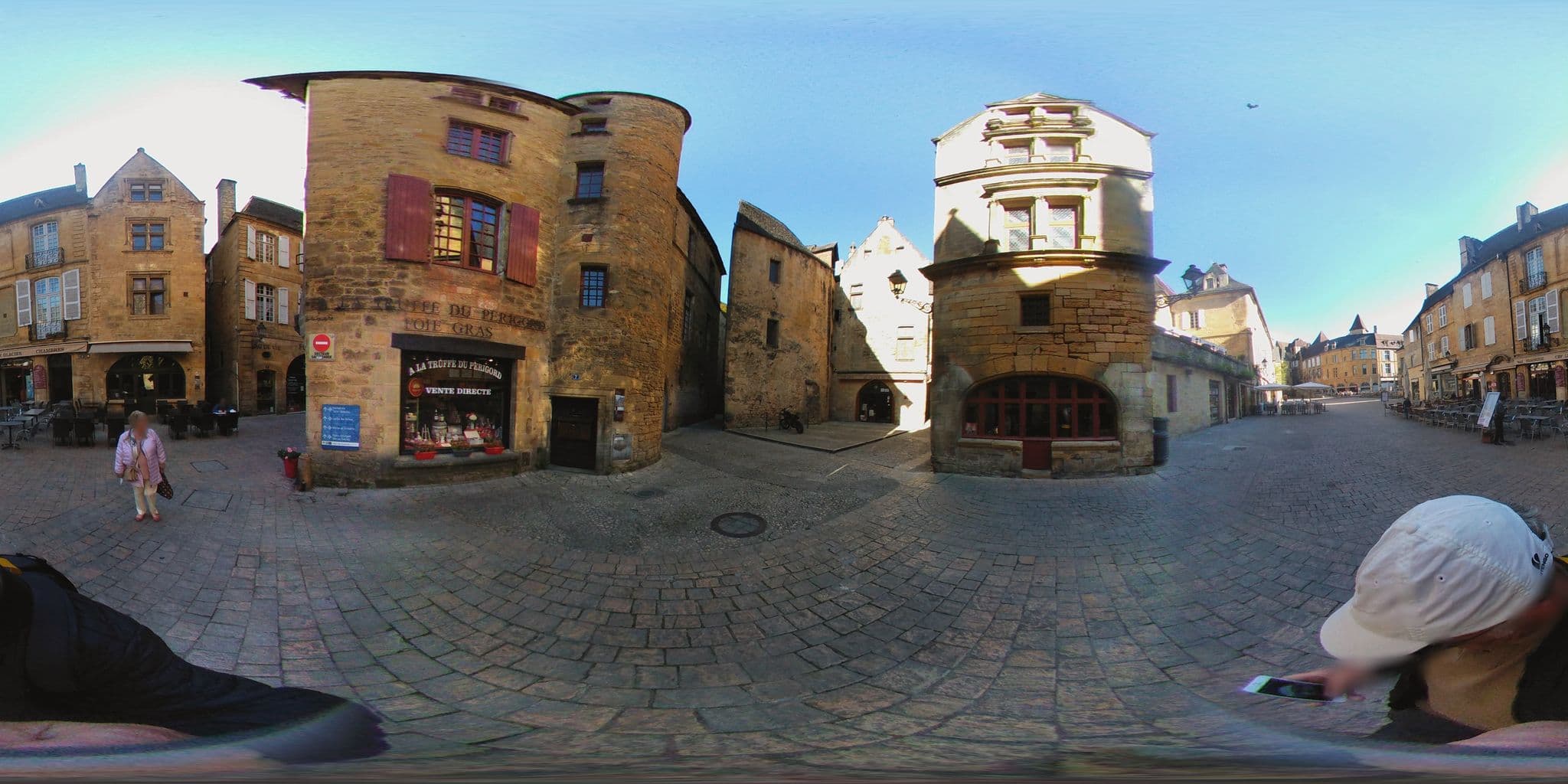 Street view near Le Royere, Sarlat-la-Canéda — © zors1843 (CC BY-SA · Mapillary)