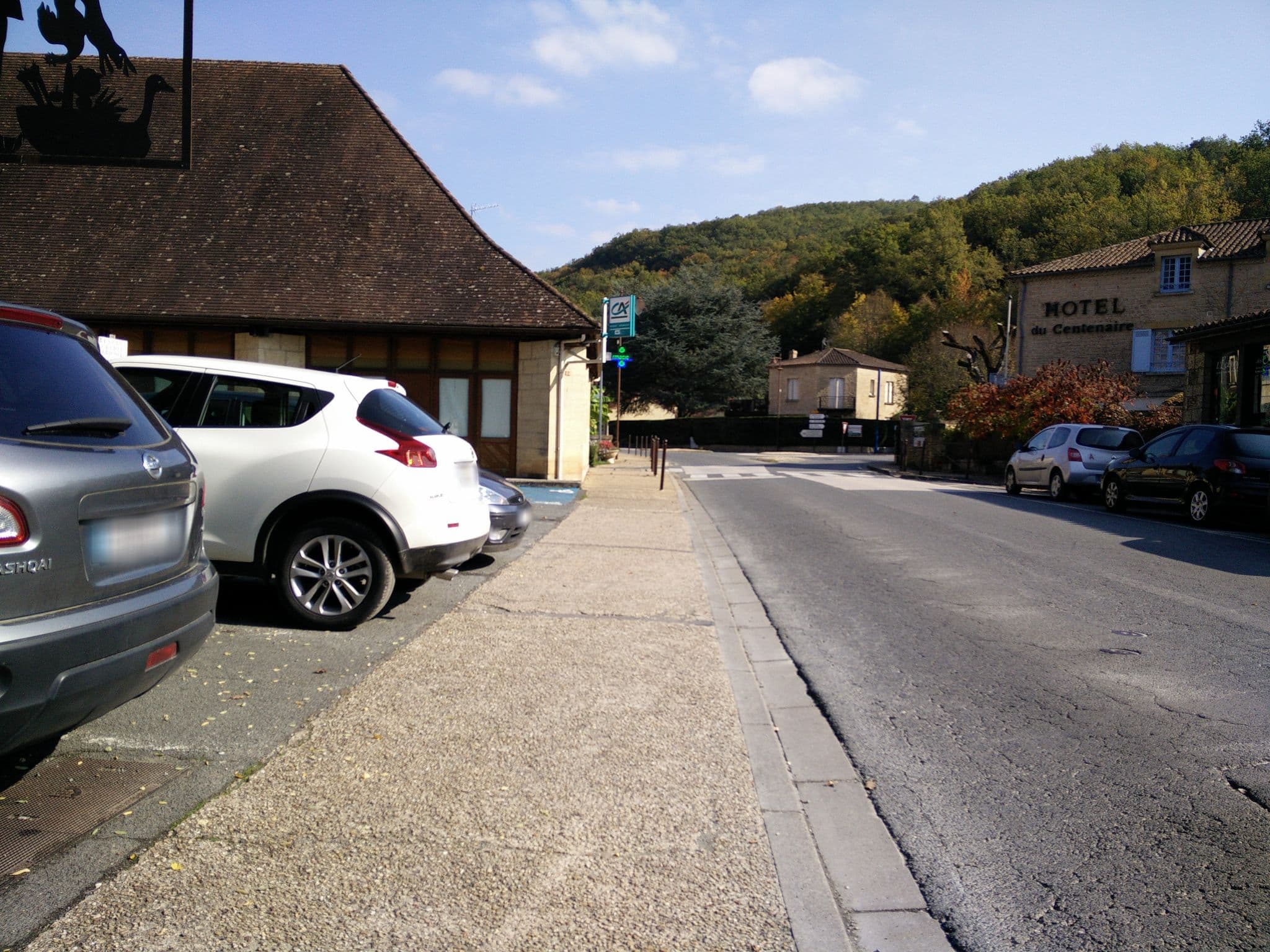 Street view near Hôtel le Moulin de la Beune, Le Bugue — © volucris (CC BY-SA · Mapillary)