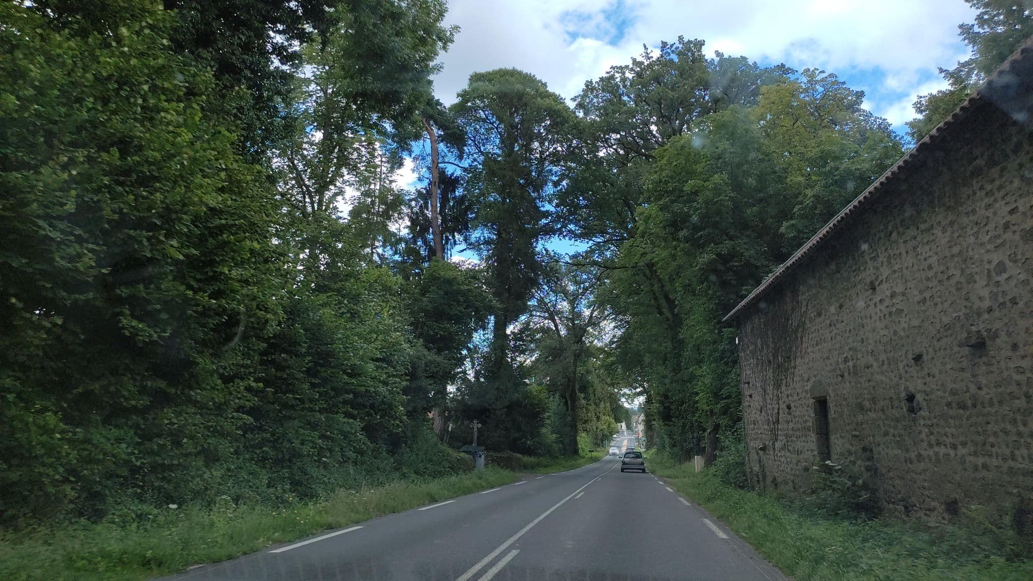 Street view near Domaine du Vignau, Ambazac — © kritic (CC BY-SA · Mapillary)