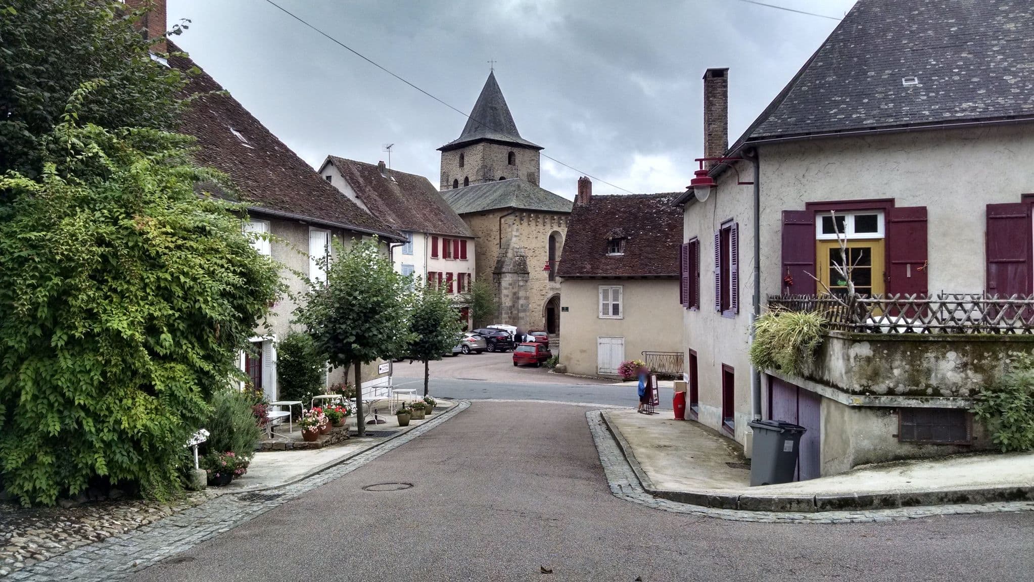 Street view near Hôtel des Voyageurs, Coussac-Bonneval — © stephanep (CC BY-SA · Mapillary)