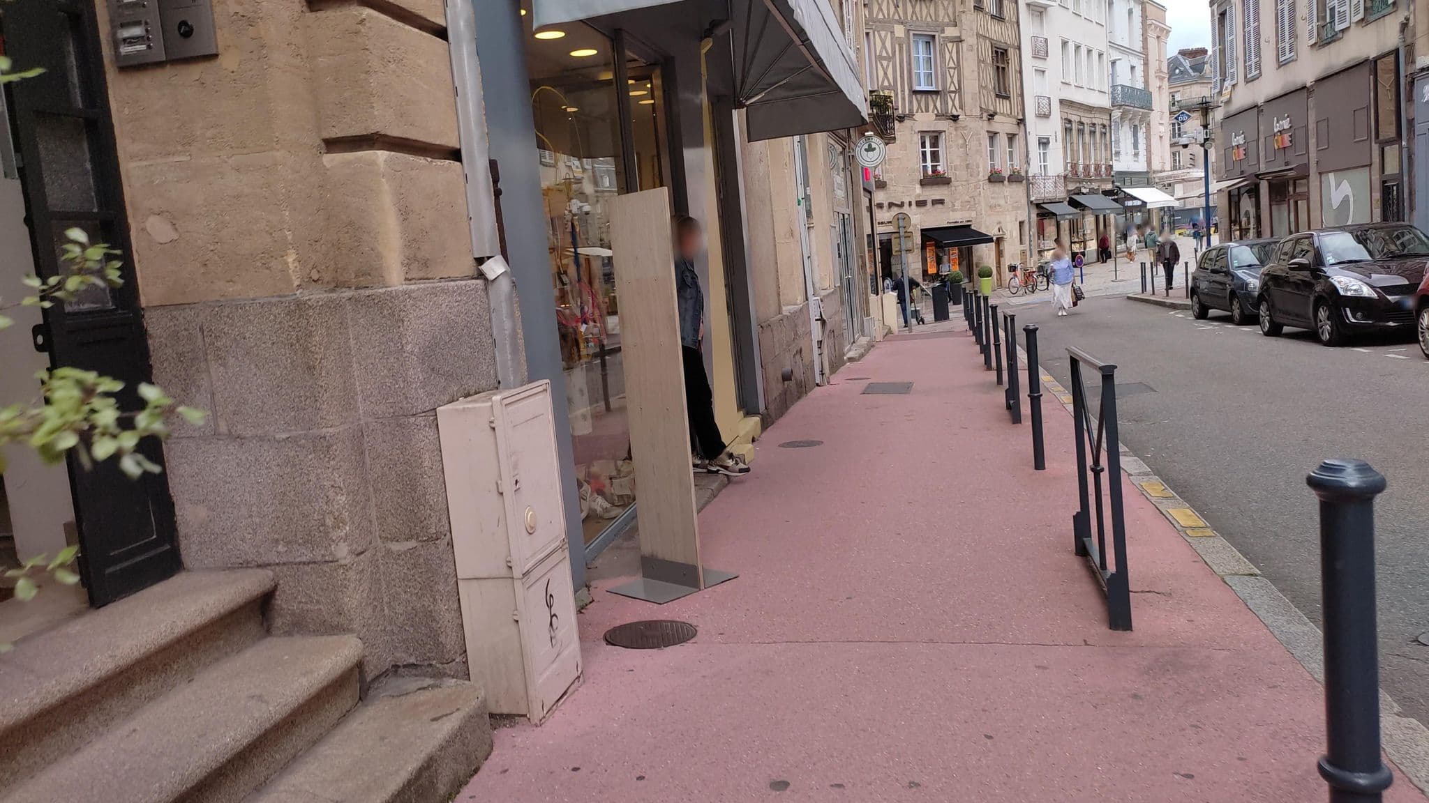 Street view near Selectour - Visages du Monde, Limoges — © kritic (CC BY-SA · Mapillary)