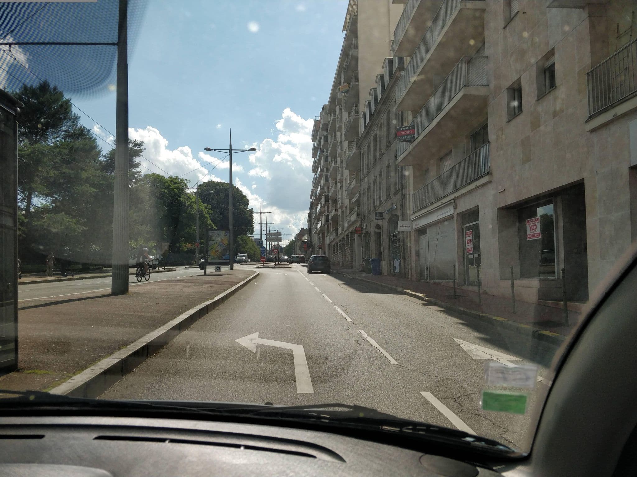 Street view near Hotel De La Gare, Limoges — © philou87 (CC BY-SA · Mapillary)