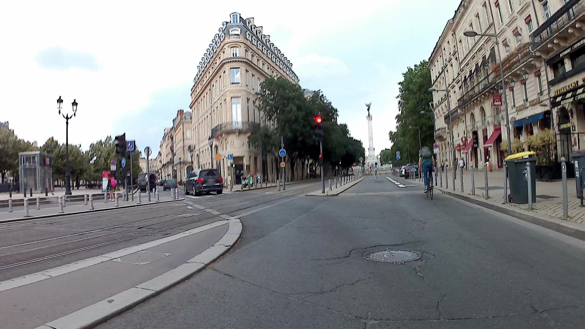 Street view near Les 4 soeurs, Bordeaux — © trouyer (CC BY-SA · Mapillary)