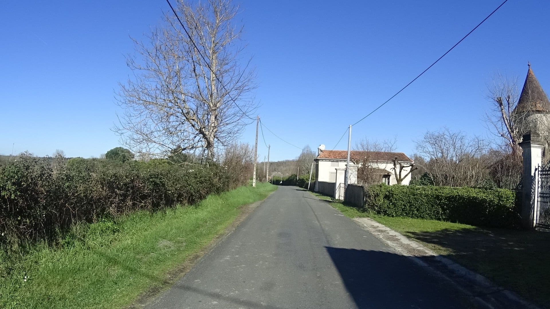 Street view near Le Logis, Saint-Aulaye — © vincentrando24 (CC BY-SA · Mapillary)