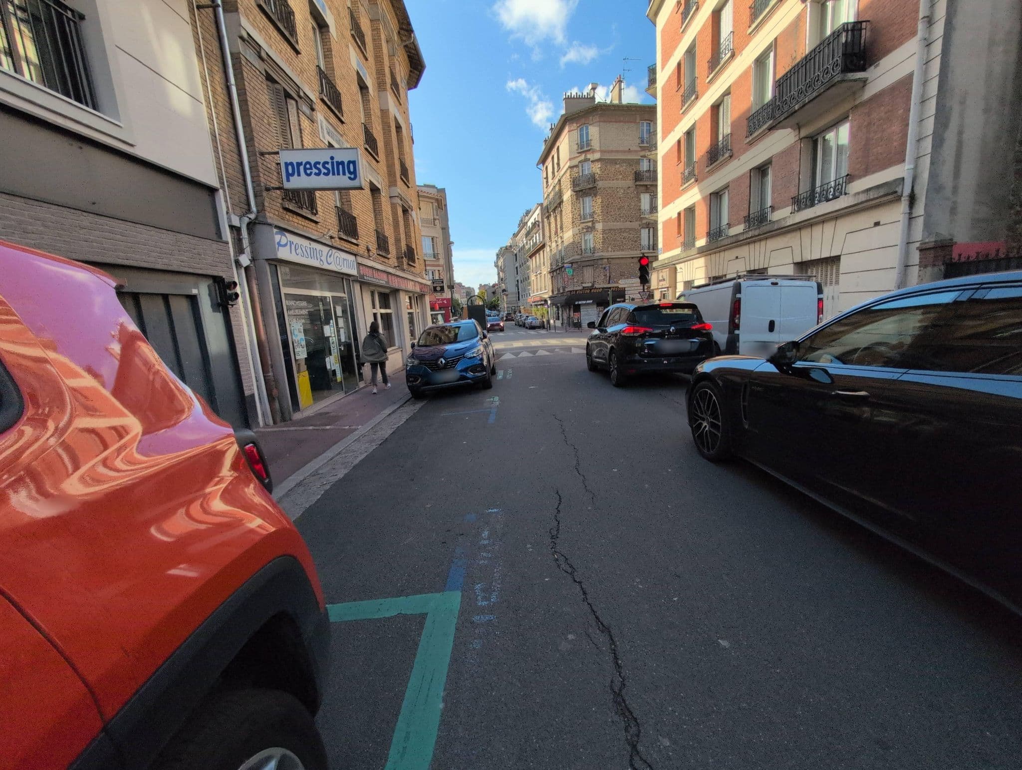 Street view near Hôtel Victor Hugo, Clamart — © daepb (CC BY-SA · Mapillary)