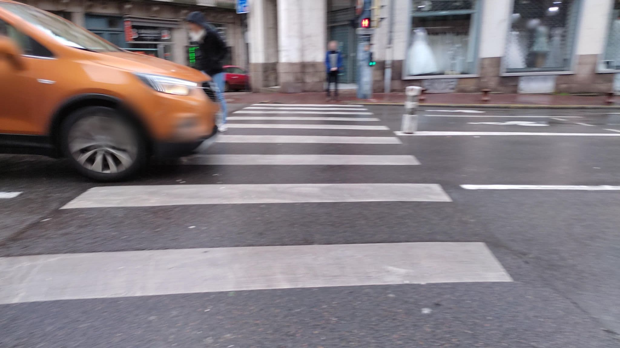 Street view near Devine un rêve, Limoges — © kritic (CC BY-SA · Mapillary)