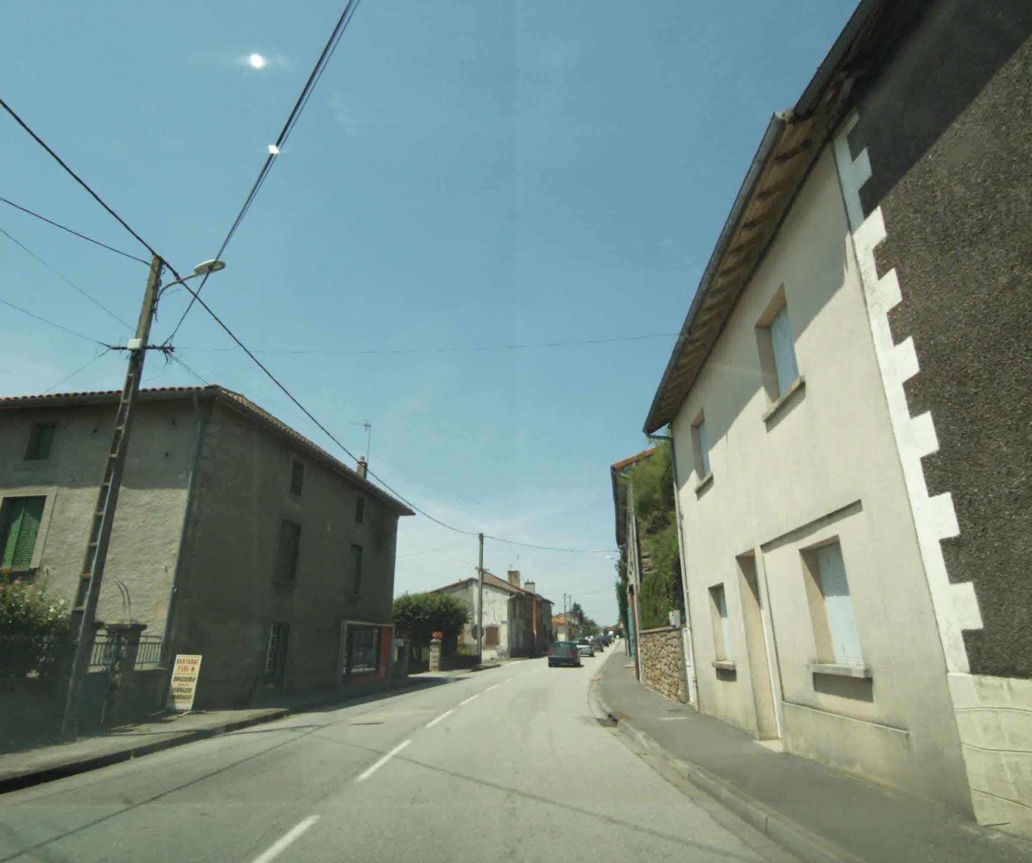 Street view near Hôtel Restaurant Tabac le Relais du Vincou, Bellac — © sogefi (CC BY-SA · Mapillary)