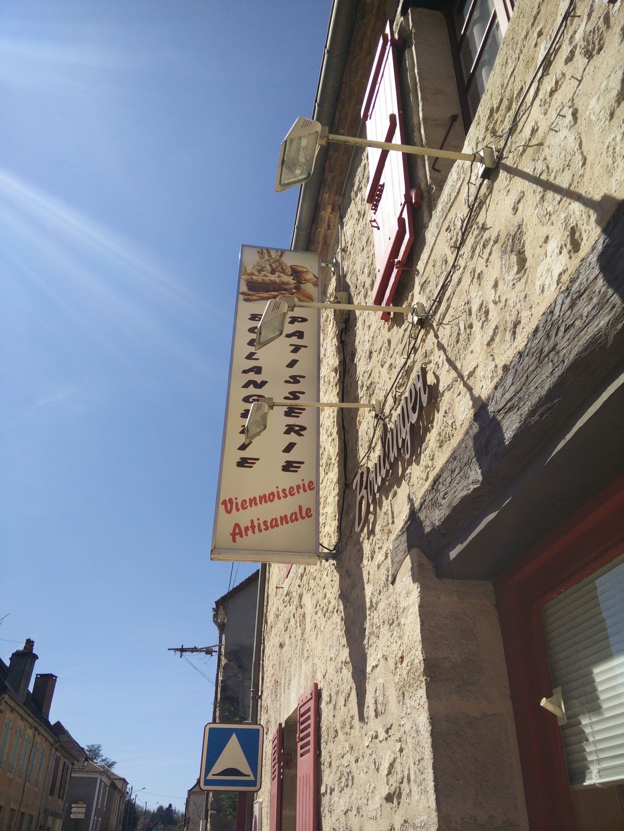 Street view near Chez Favard, Hautefort — © bernardvoyageur (CC BY-SA · Mapillary)