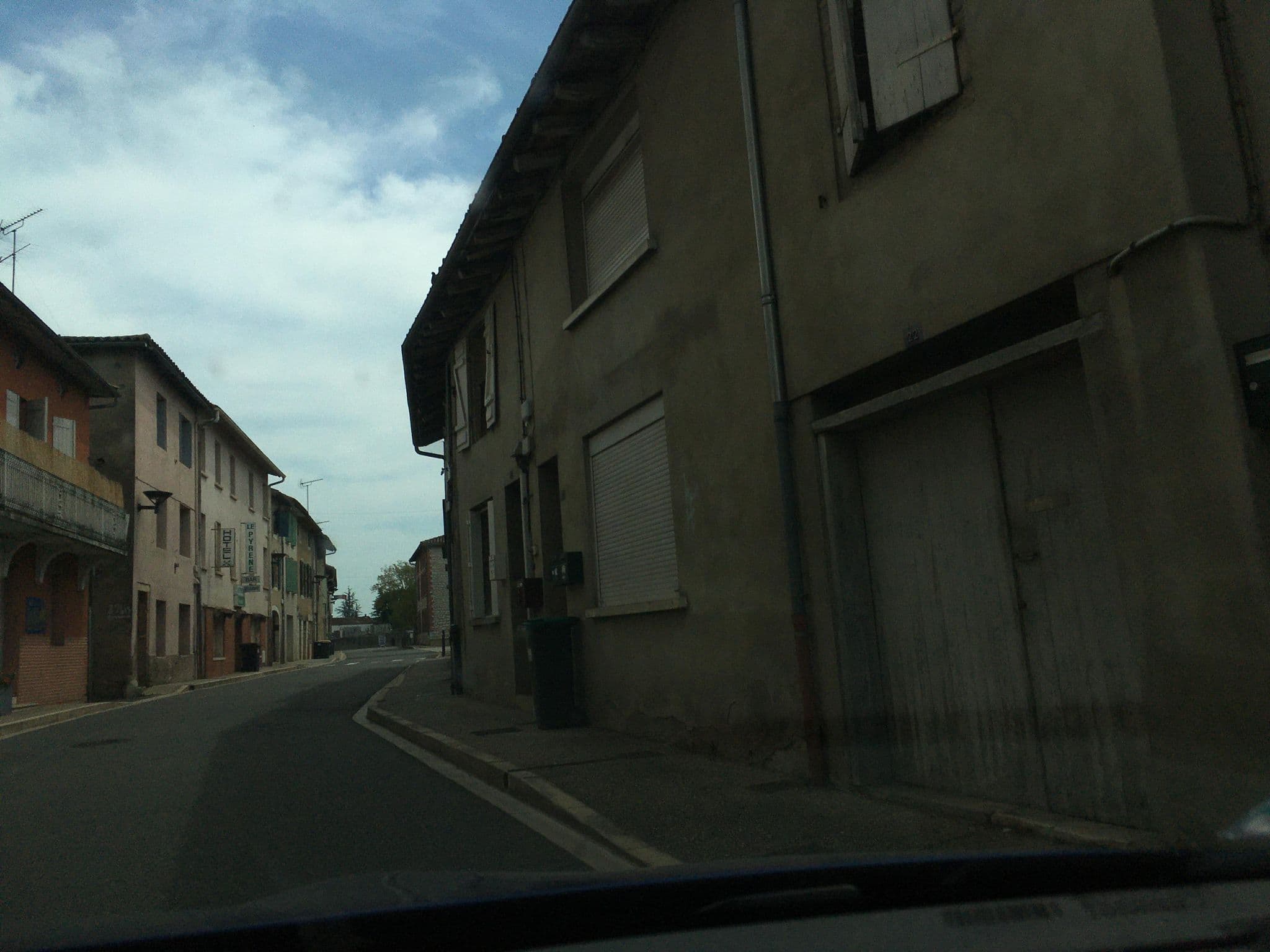 Street view near Hôtel Dupont, Caussade — © johnbonnet (CC BY-SA · Mapillary)