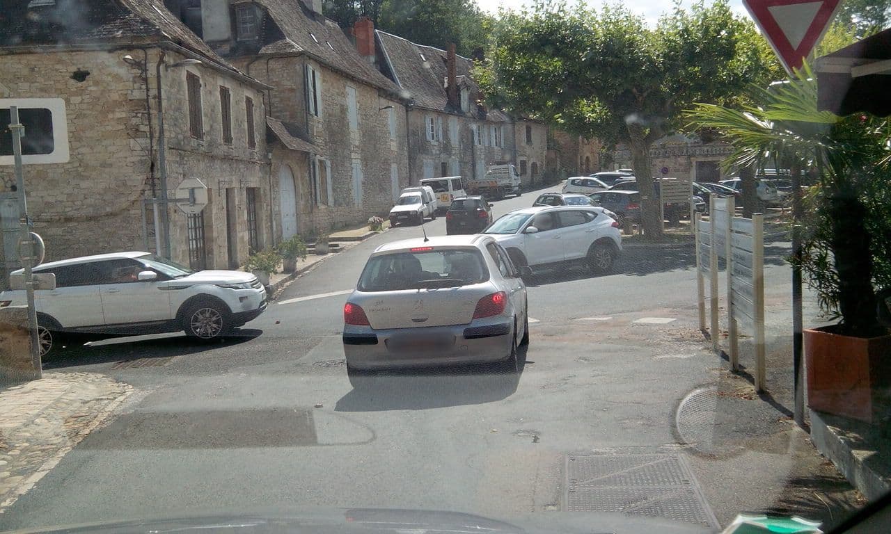 Street view near Le Clos Marnis, Meyssac — © alainproviste (CC BY-SA · Mapillary)