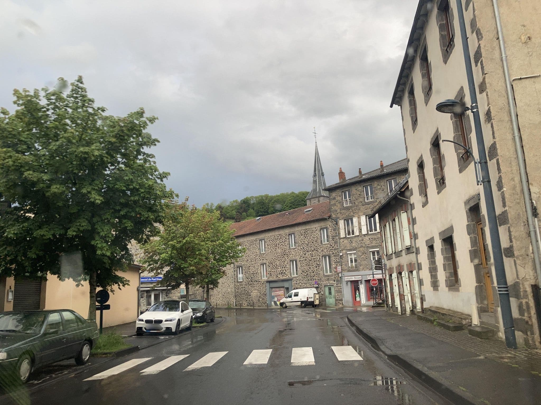 Street view near Hotel Du L Ander, Saint-Flour — © tasmaniadevil (CC BY-SA · Mapillary)