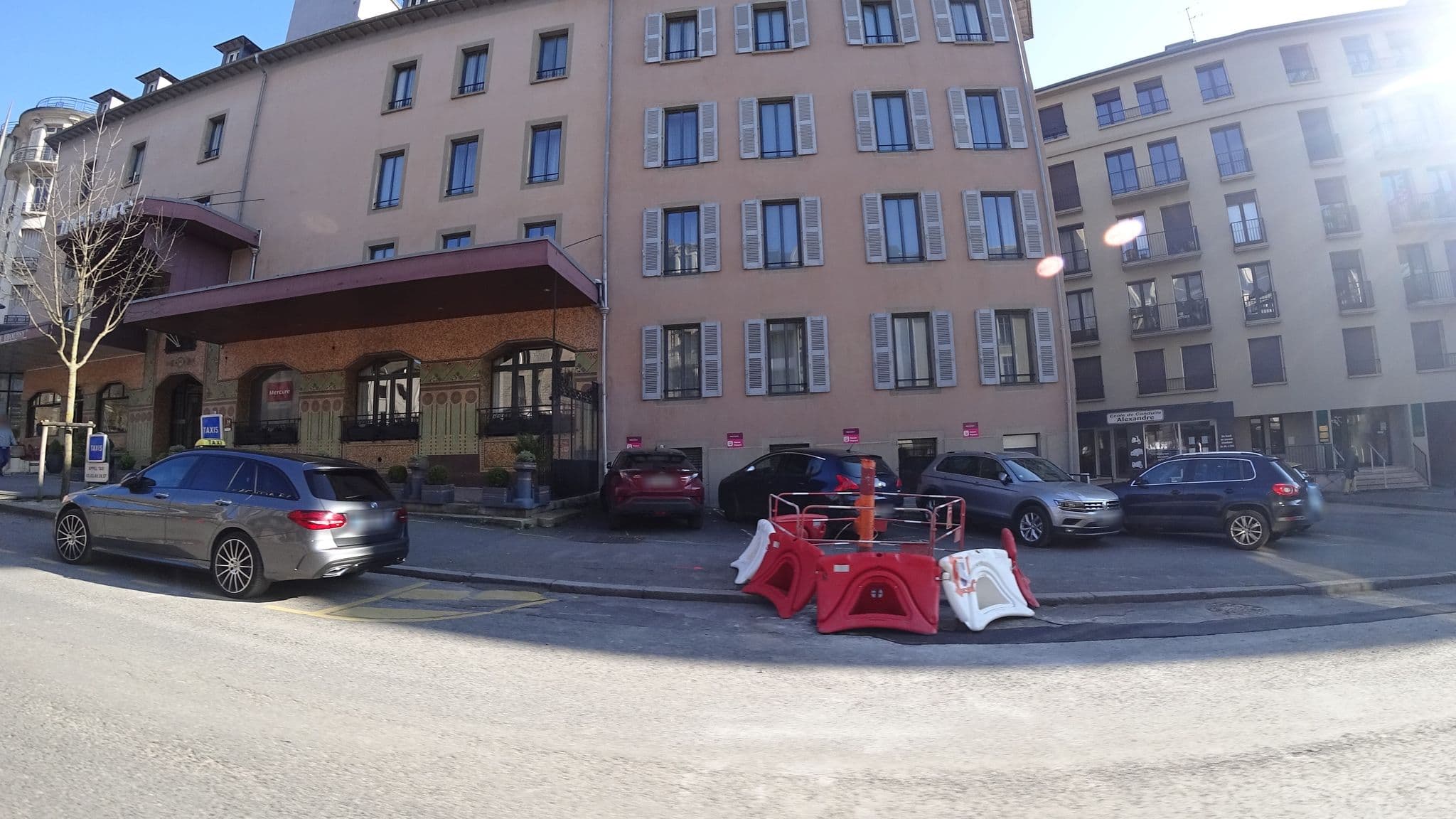 Street view near Grand Hôtel Broussy, Rodez — © yod4z (CC BY-SA · Mapillary)
