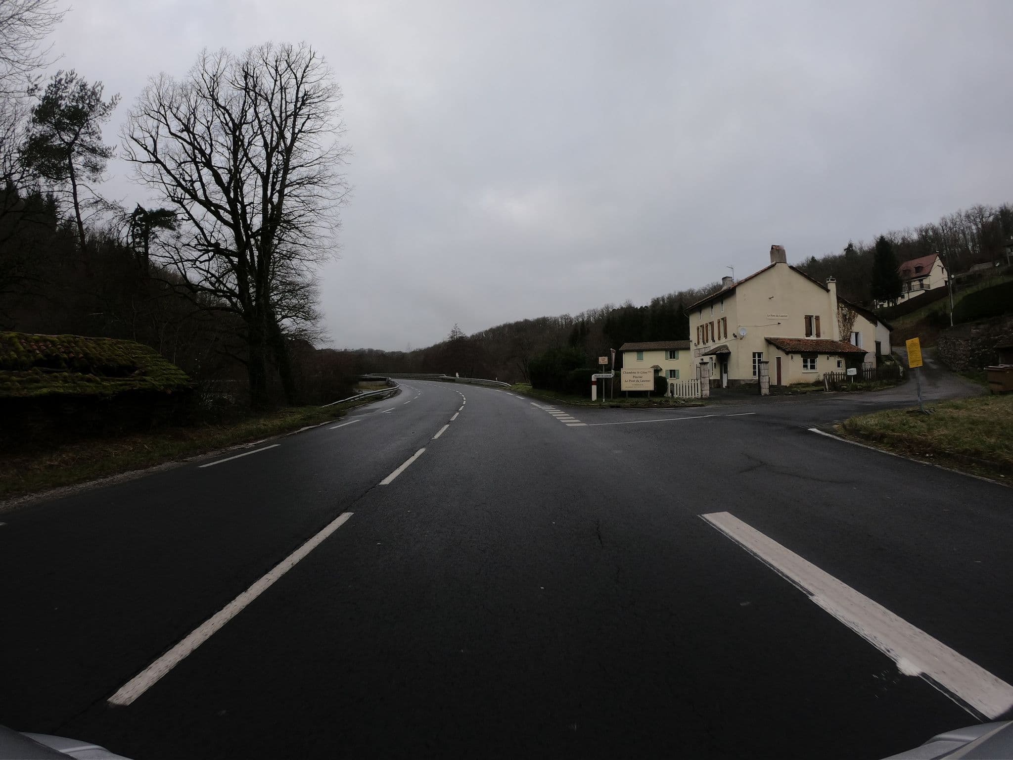 Street view near Le Pont Du Laurent, Sansac-de-Marmiesse — © joostjakob (CC BY-SA · Mapillary)