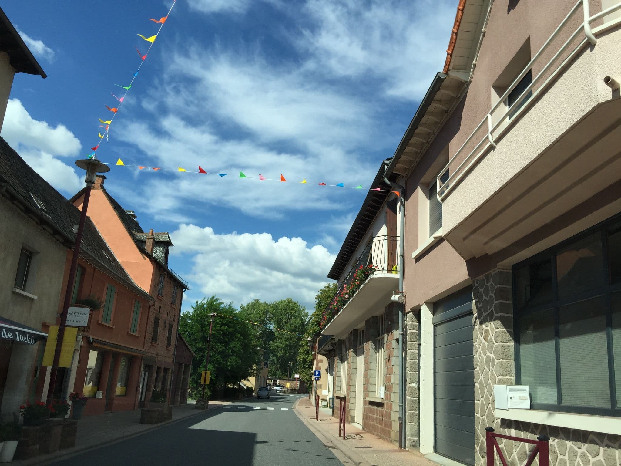 Street view near La Route de Conques, Firmi — © geraldchatagnon (CC BY-SA · Mapillary)