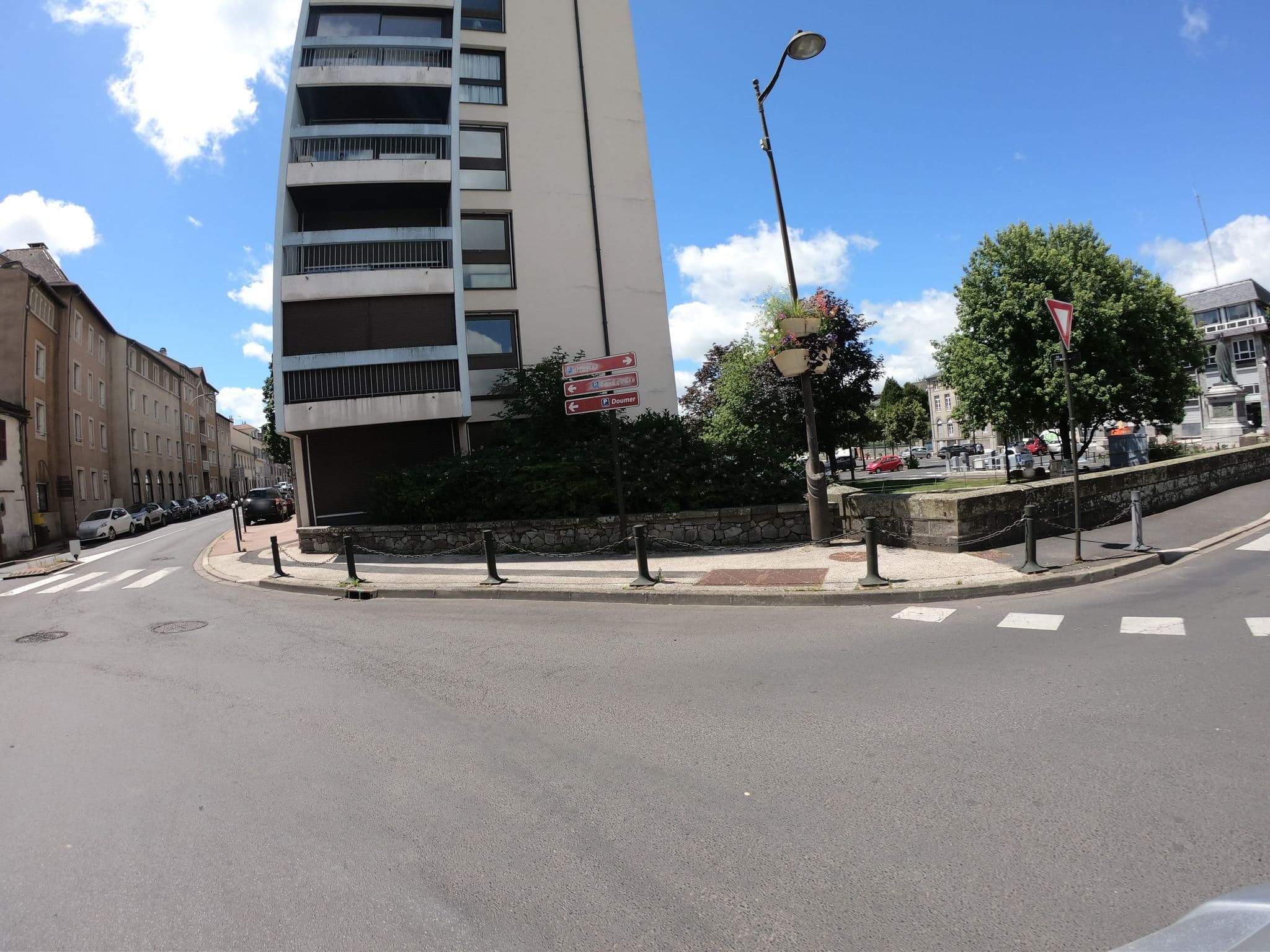 Street view near Hôtel-Restaurant le Pont Rouge, Aurillac — © joostjakob (CC BY-SA · Mapillary)