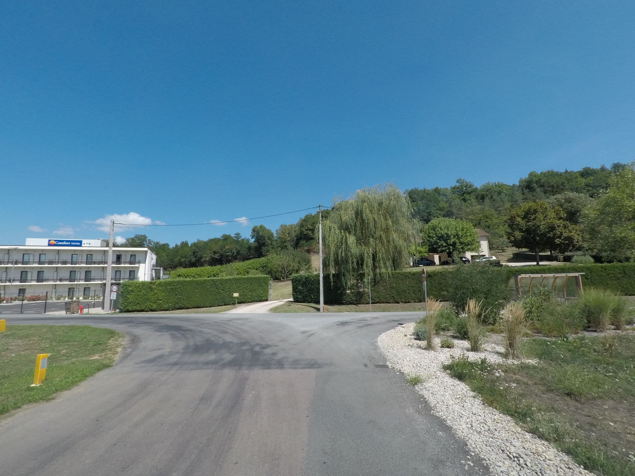 Street view near Comfort Hotel Figeac, Figeac — © yaron (CC BY-SA · Mapillary)