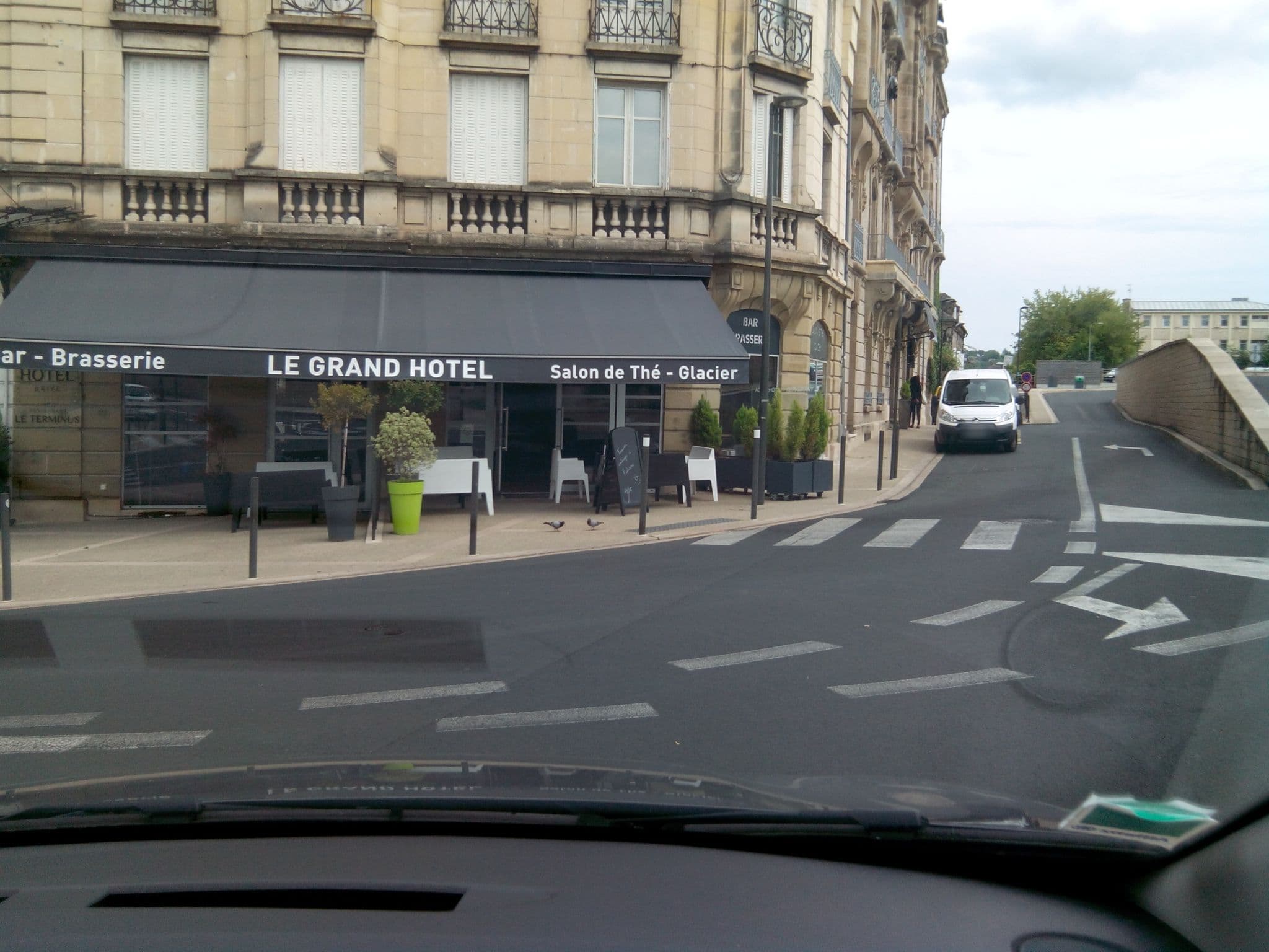 Street view near Grand Hôtel Terminus, Brive-la-Gaillarde — © alainproviste (CC BY-SA · Mapillary)