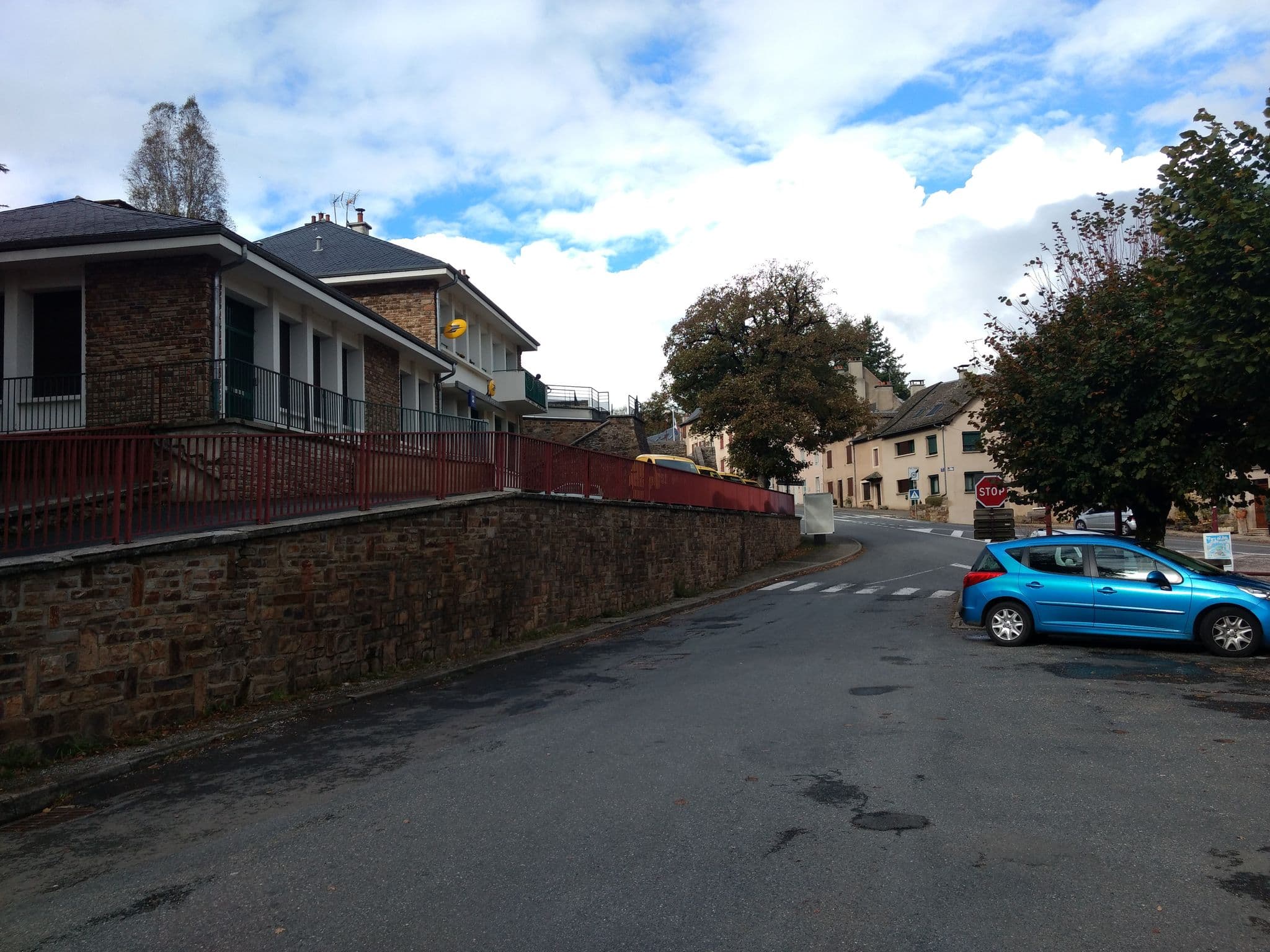 Street view near L'Agapanthe, Pont-de-Salars — © yod4z (CC BY-SA · Mapillary)