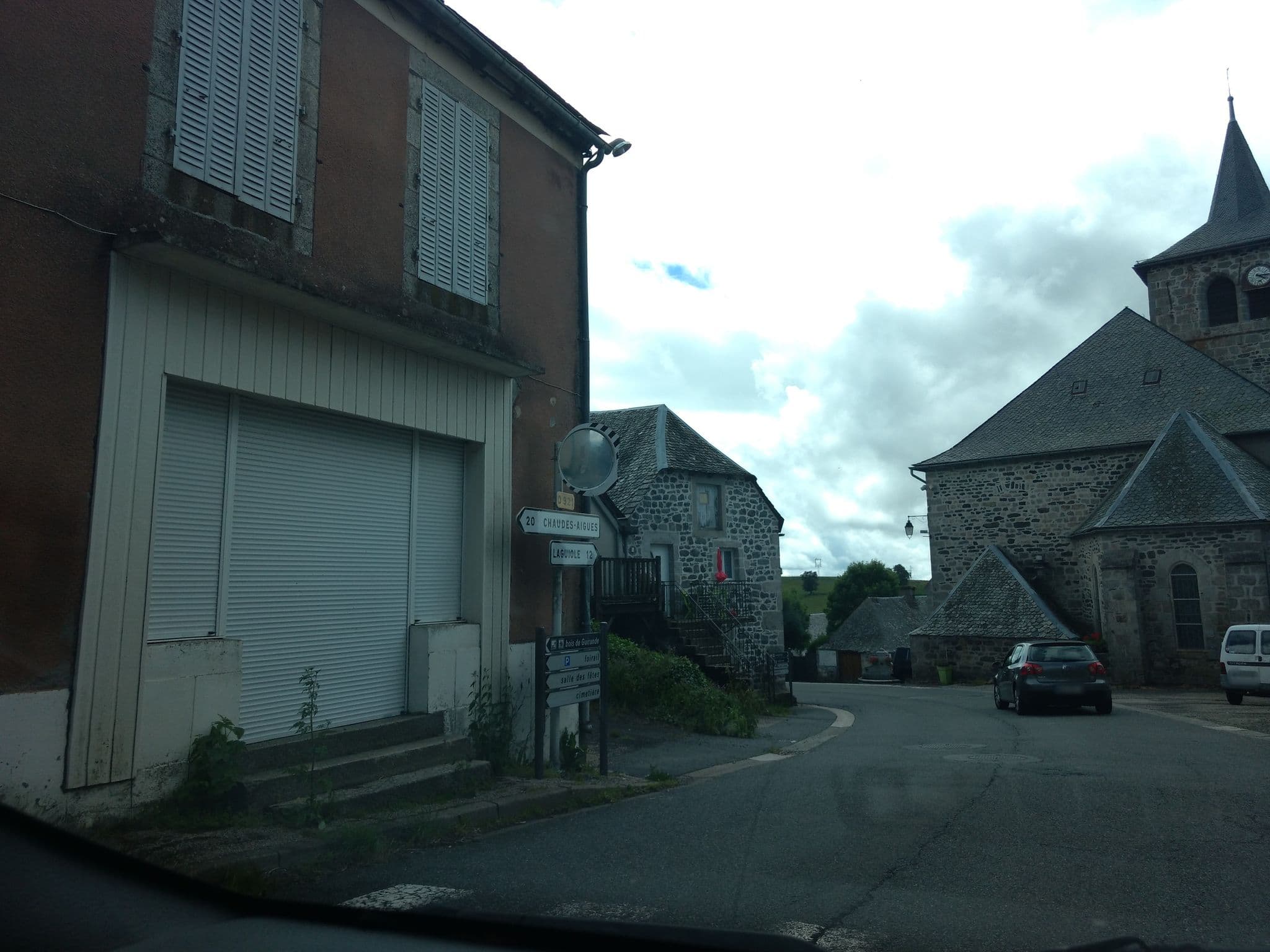 Street view near Hôtel de la Poste, Laguiole — © yod4z (CC BY-SA · Mapillary)