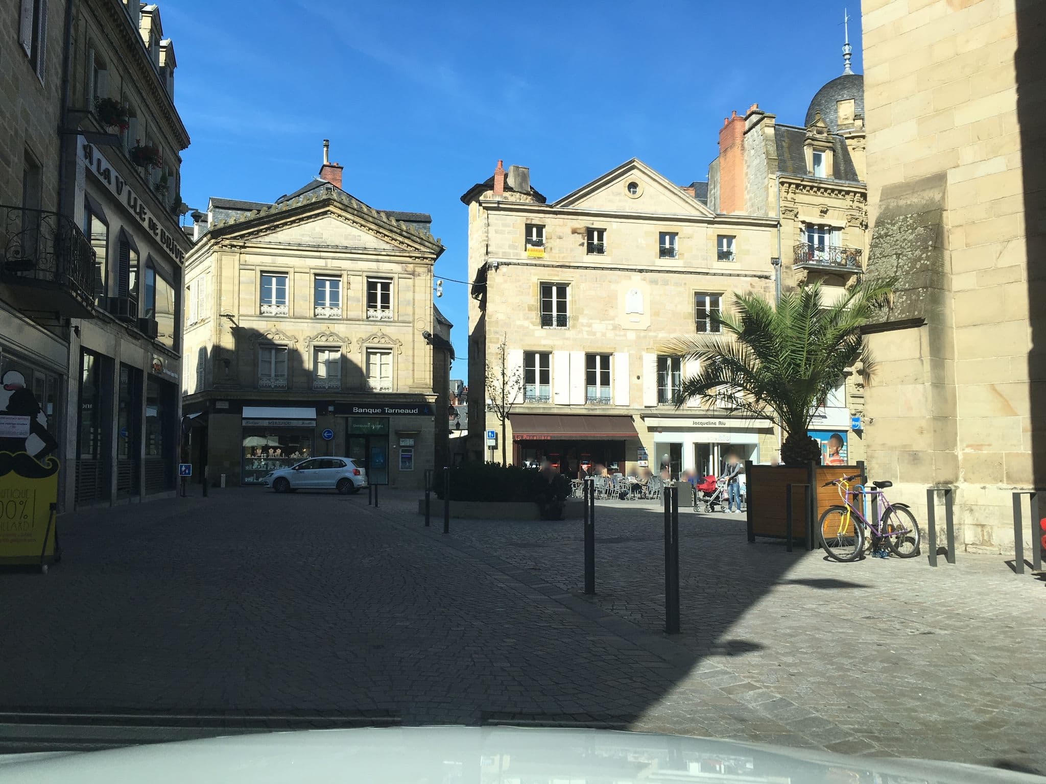 Street view near Akéna, Brive-la-Gaillarde — © mappy_sa (CC BY-SA · Mapillary)