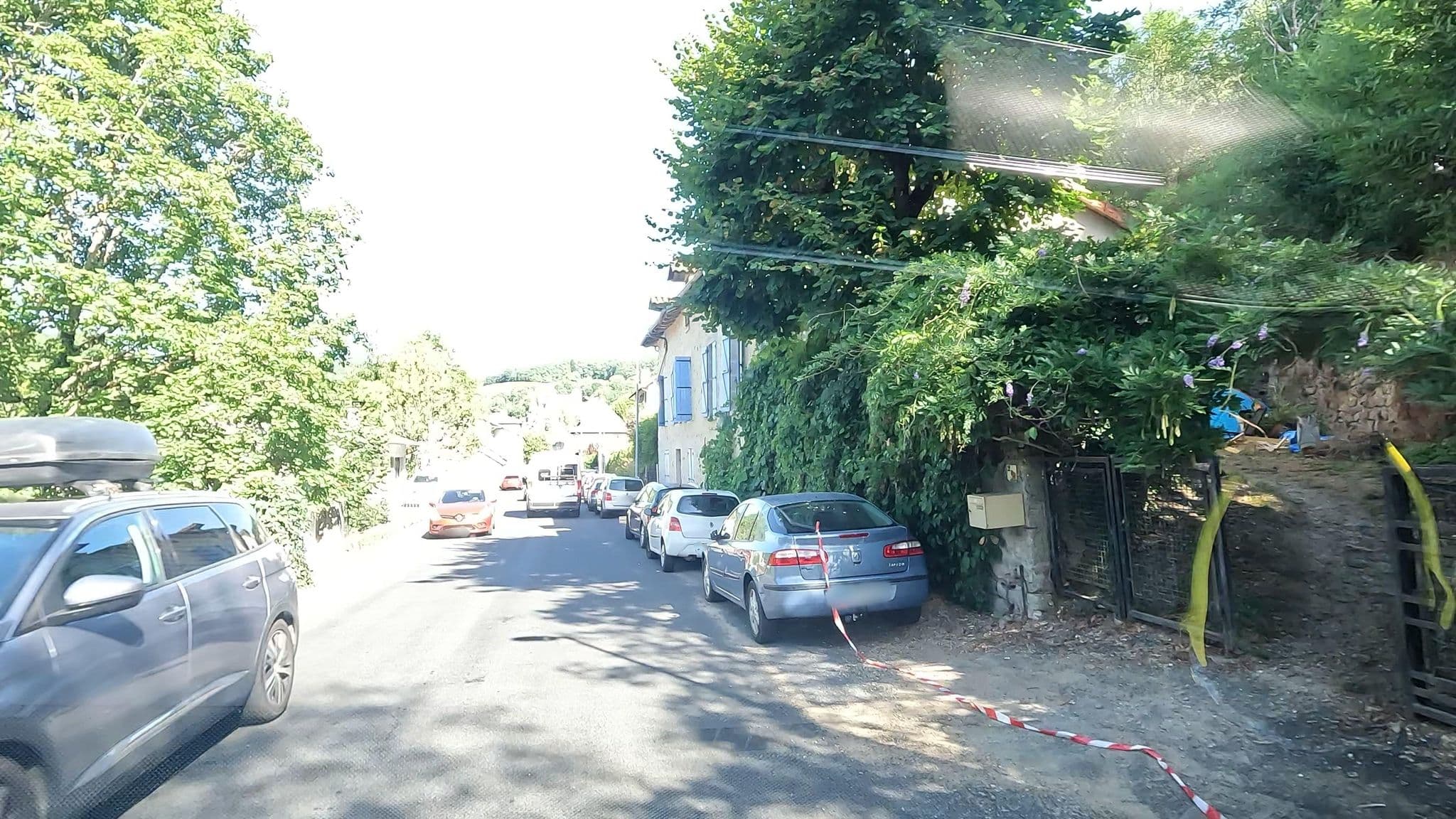 Street view near Camping Municipal les Bains, Laroquebrou — © vinisa (CC BY-SA · Mapillary)