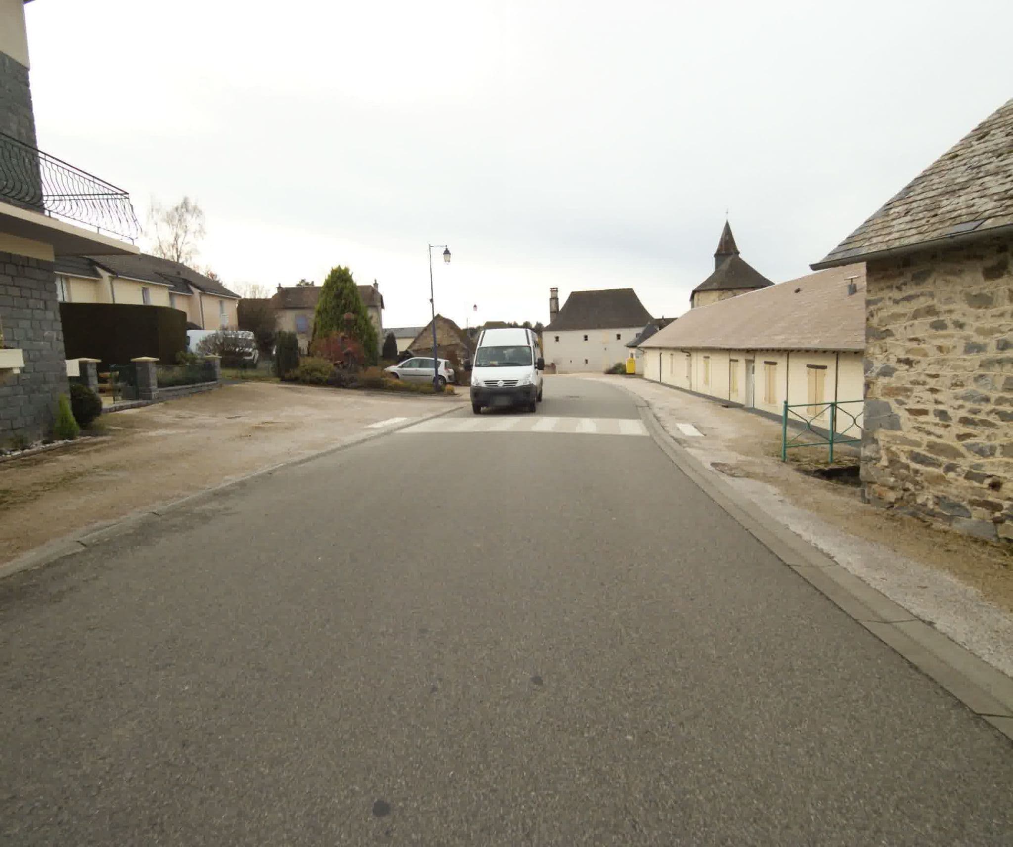 Street view near Hôtel du Coiroux, Sainte-Fortunade — © sogefi (CC BY-SA · Mapillary)