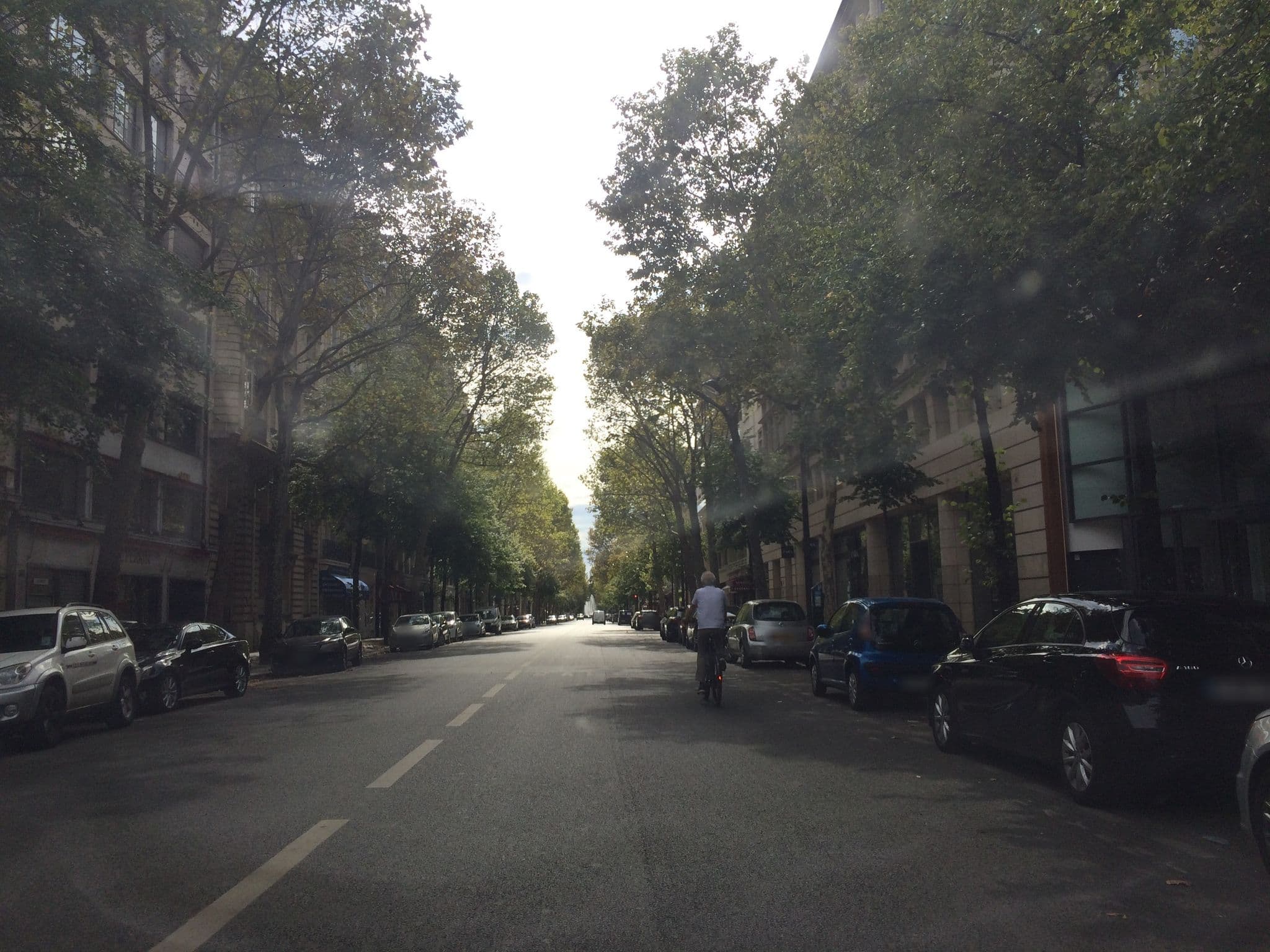 Street view near Hôtel du Bois, Paris 16 Passy — © kartenville (CC BY-SA · Mapillary)