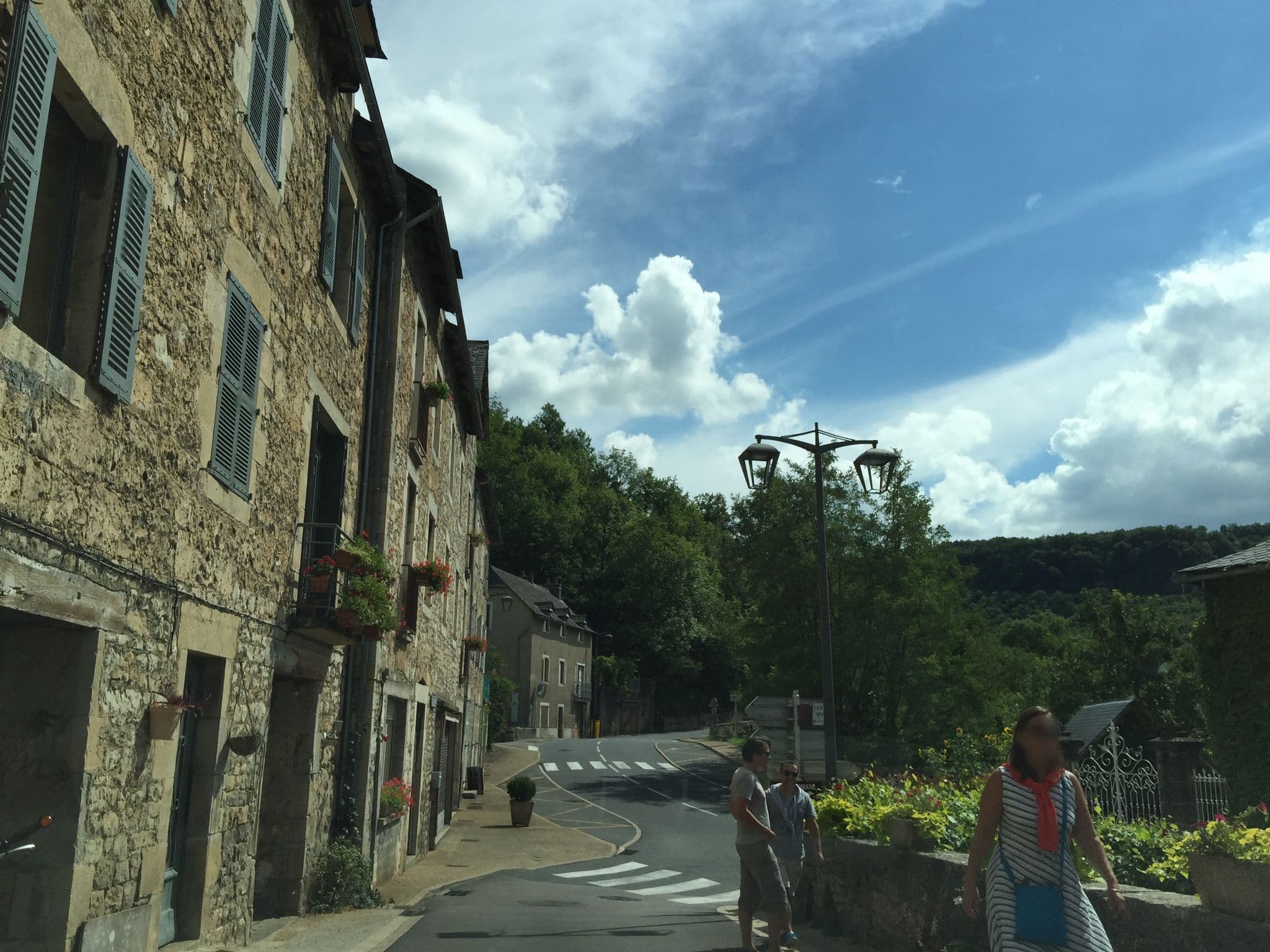 Street view near La Source du Vallon, Salles-la-Source — © geraldchatagnon (CC BY-SA · Mapillary)