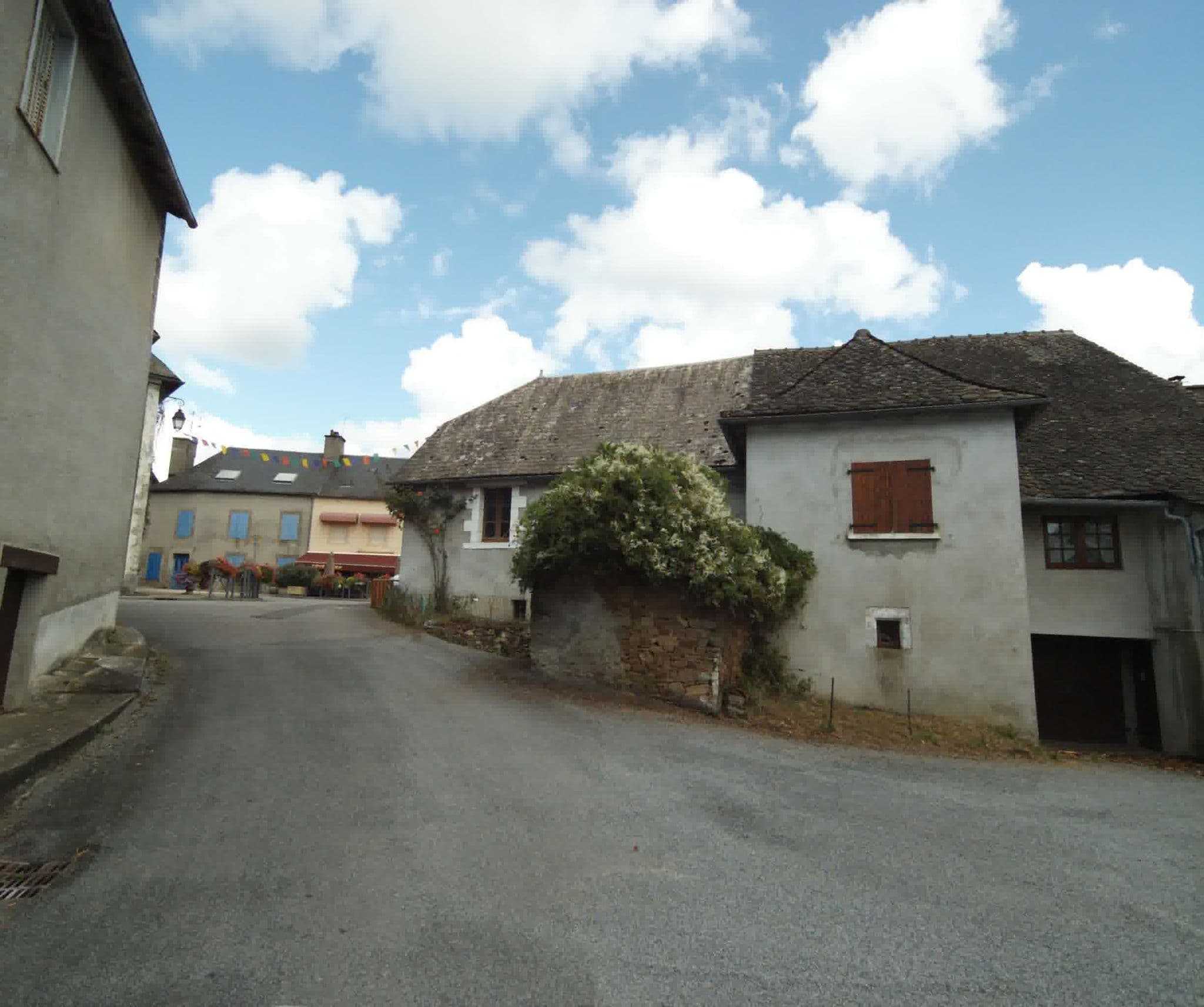Street view near Le Bistrot de Pays de Lagarde Enval, Sainte-Fortunade — © sogefi (CC BY-SA · Mapillary)