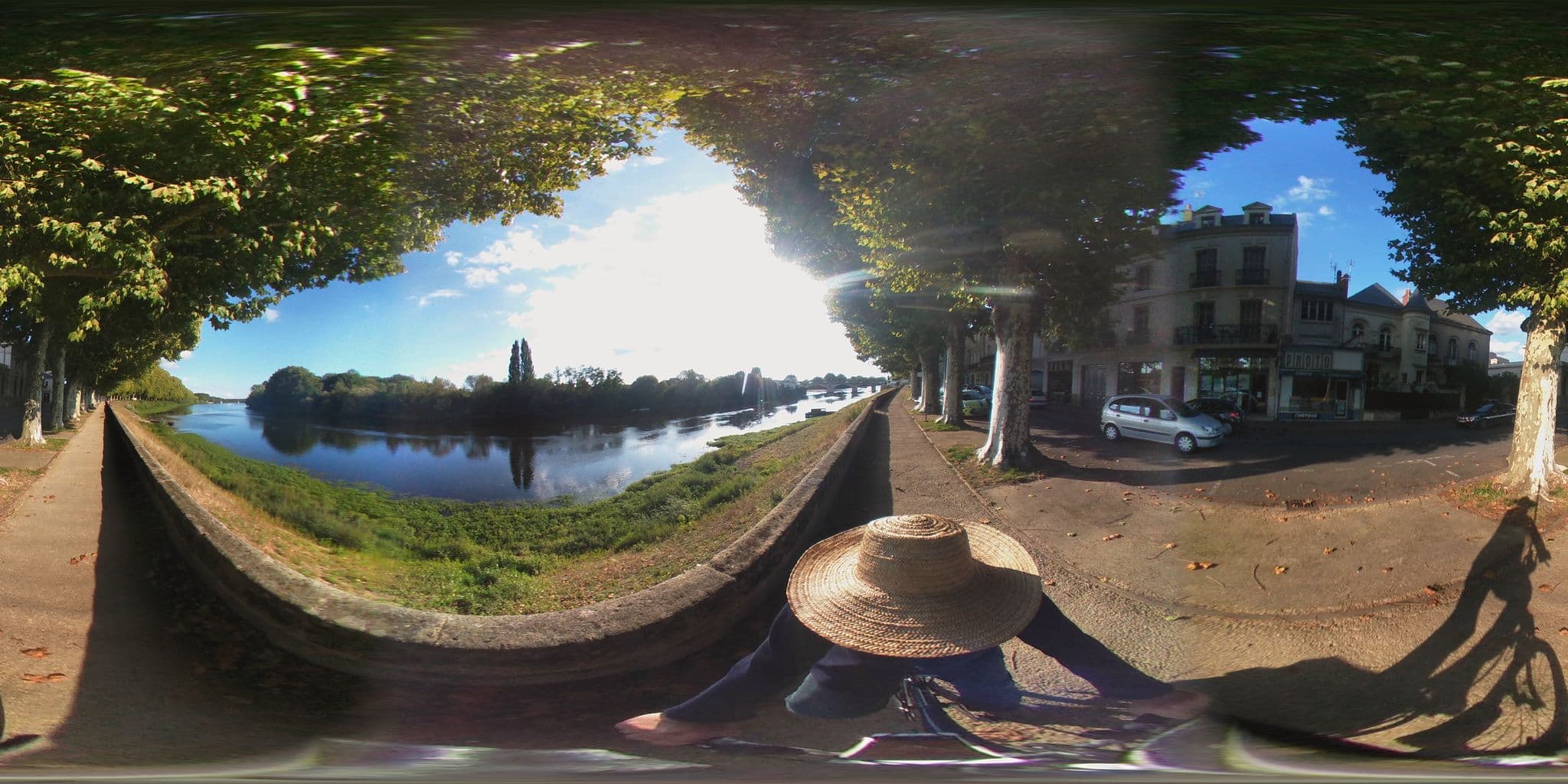 Street view near La Boule d'Or, Chinon — © geovelo (CC BY-SA · Mapillary)