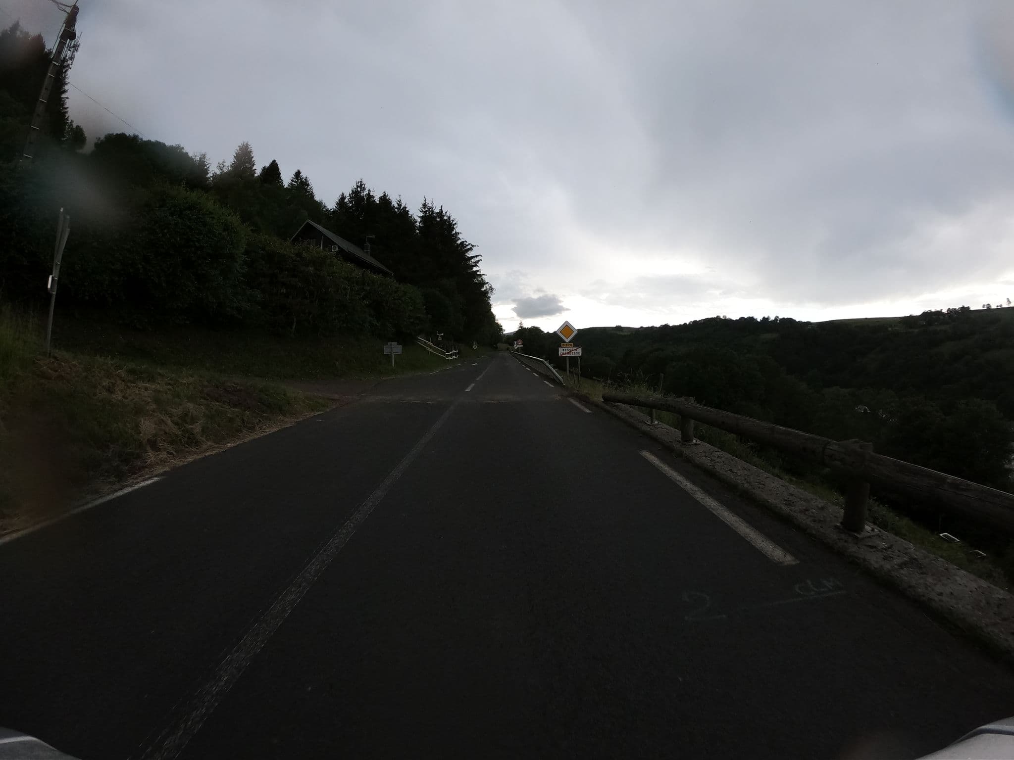 Street view near Chambres d'hôtes Villa Chantebise, Besse-et-Saint-Anastaise — © joostjakob (CC BY-SA · Mapillary)
