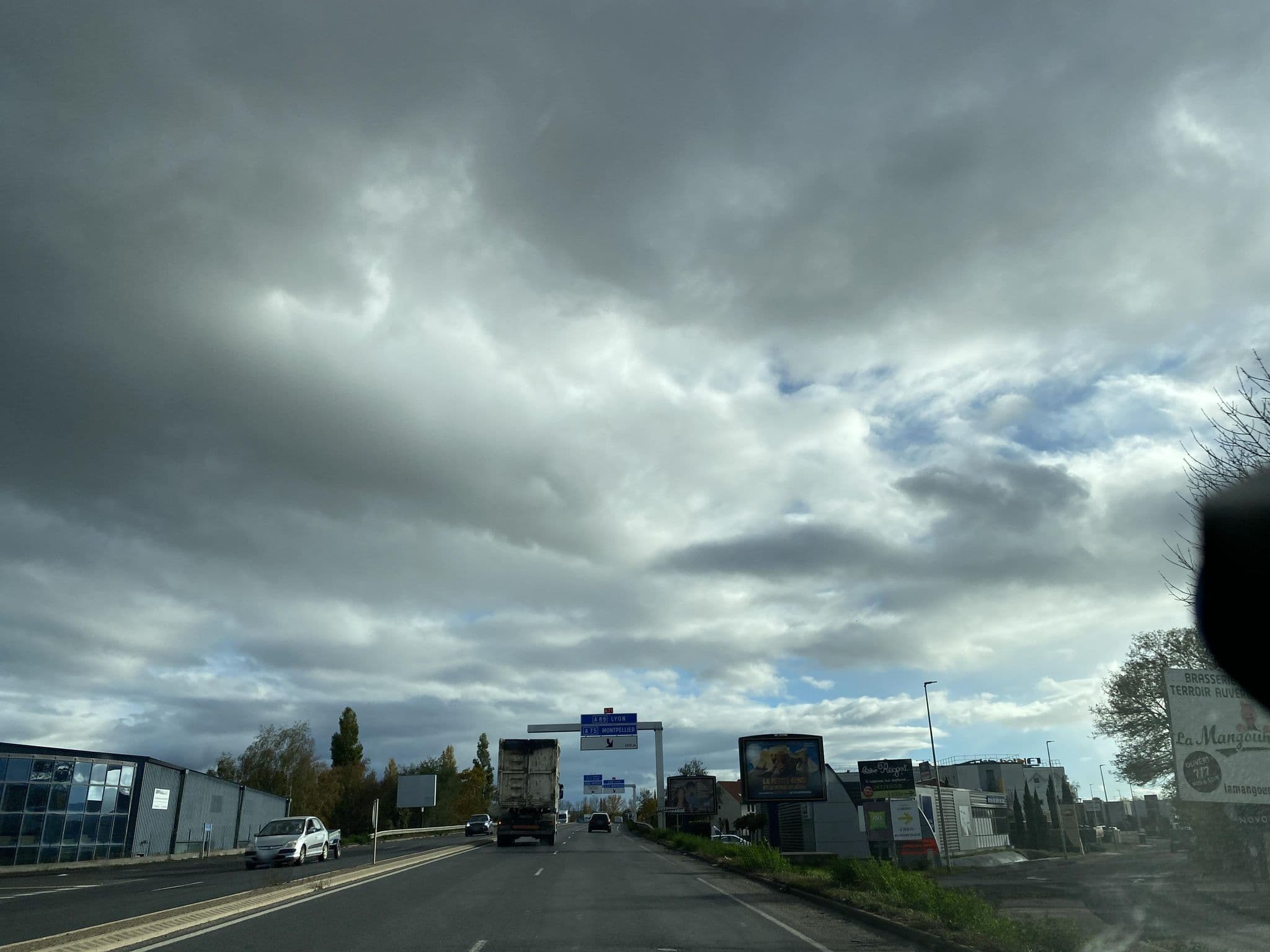 Street view near Hotel Les Balladins, Aulnat — © fpm (CC BY-SA · Mapillary)