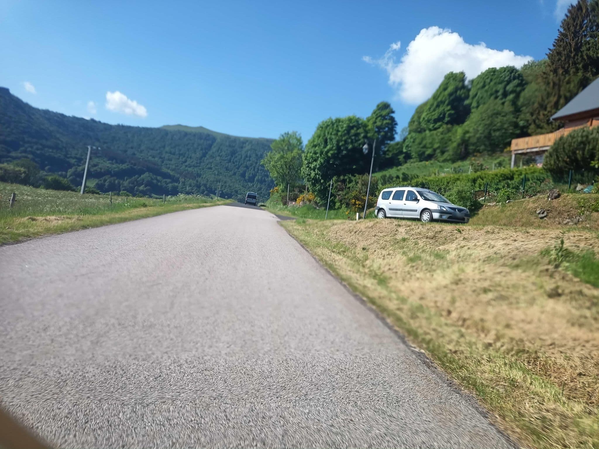 Street view near Gîte De France Chambon-Sur-Lac By LM, Mont-Dore — © connermacleod69 (CC BY-SA · Mapillary)