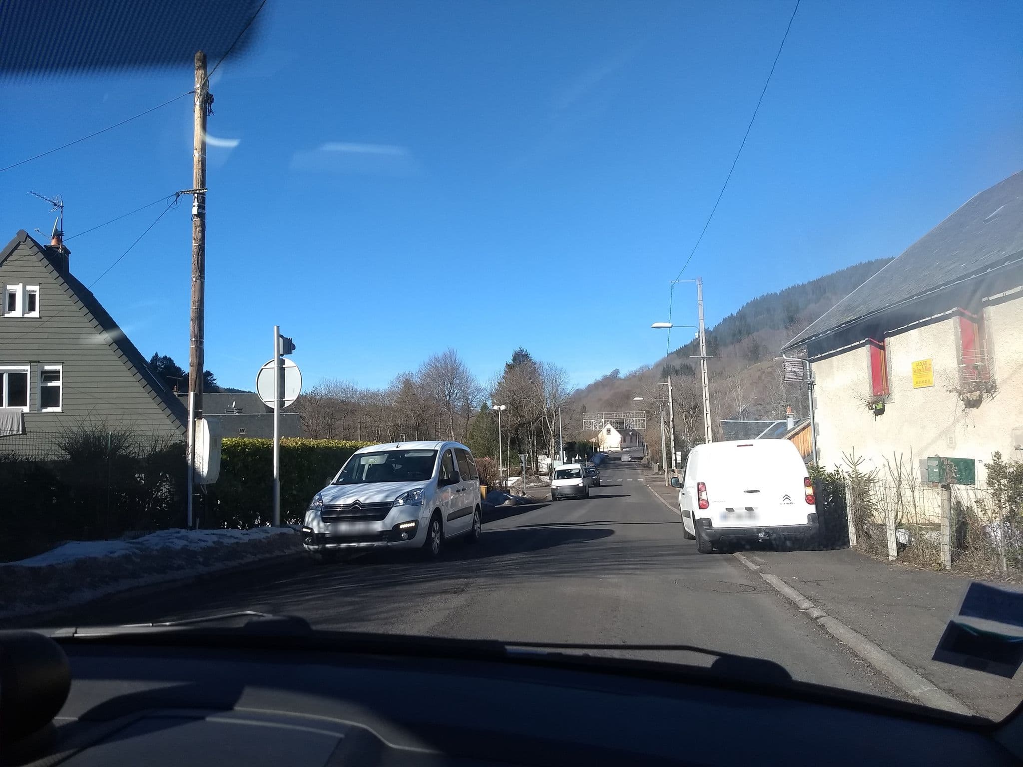 Street view near La Marmotte du Sancy, Mont-Dore — © kritic (CC BY-SA · Mapillary)