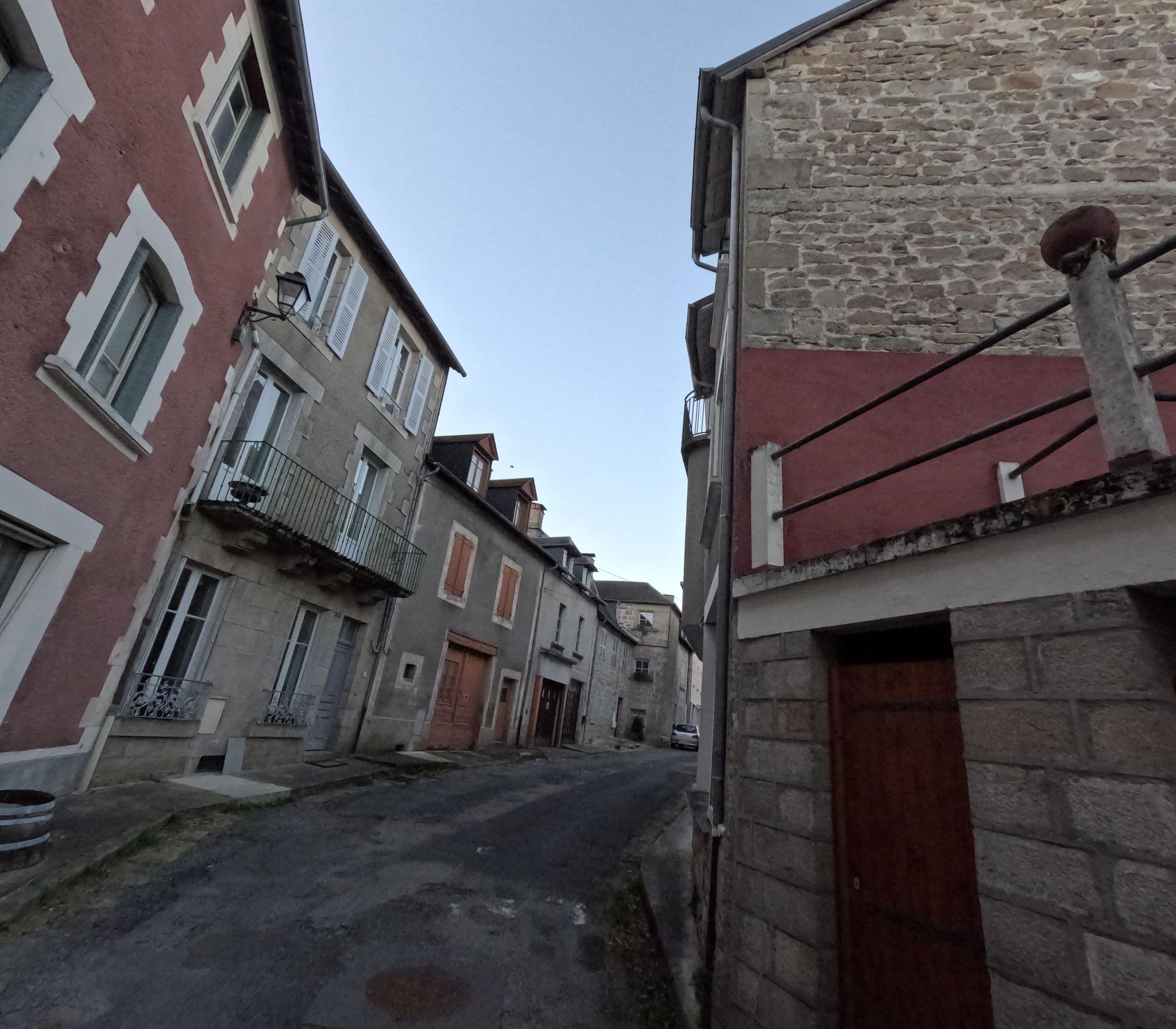 Street view near Art De Vivre, Treignac — © valentinb (CC BY-SA · Mapillary)