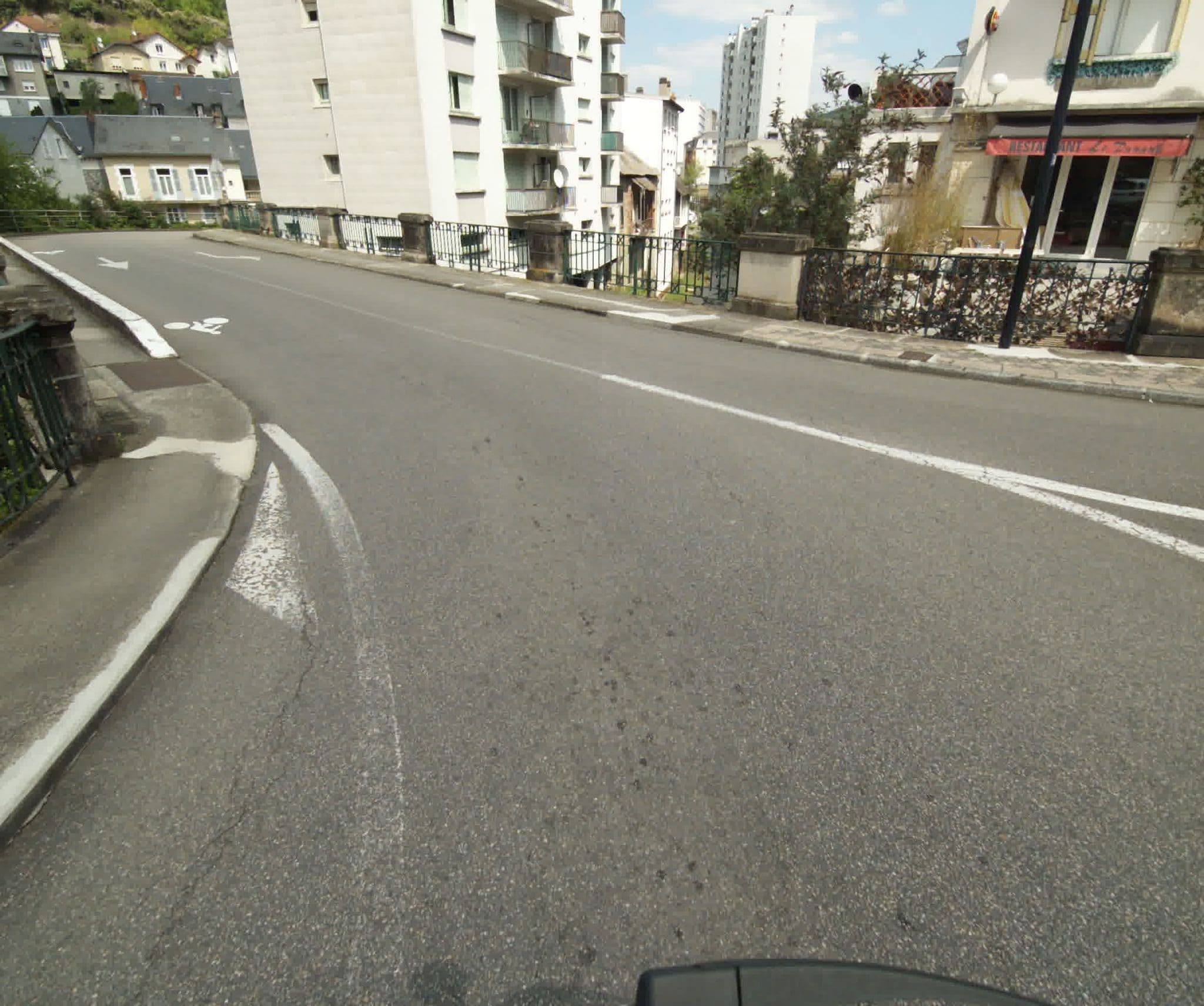 Street view near Hôtel-Restaurant le Dunant, Tulle — © sogefi (CC BY-SA · Mapillary)