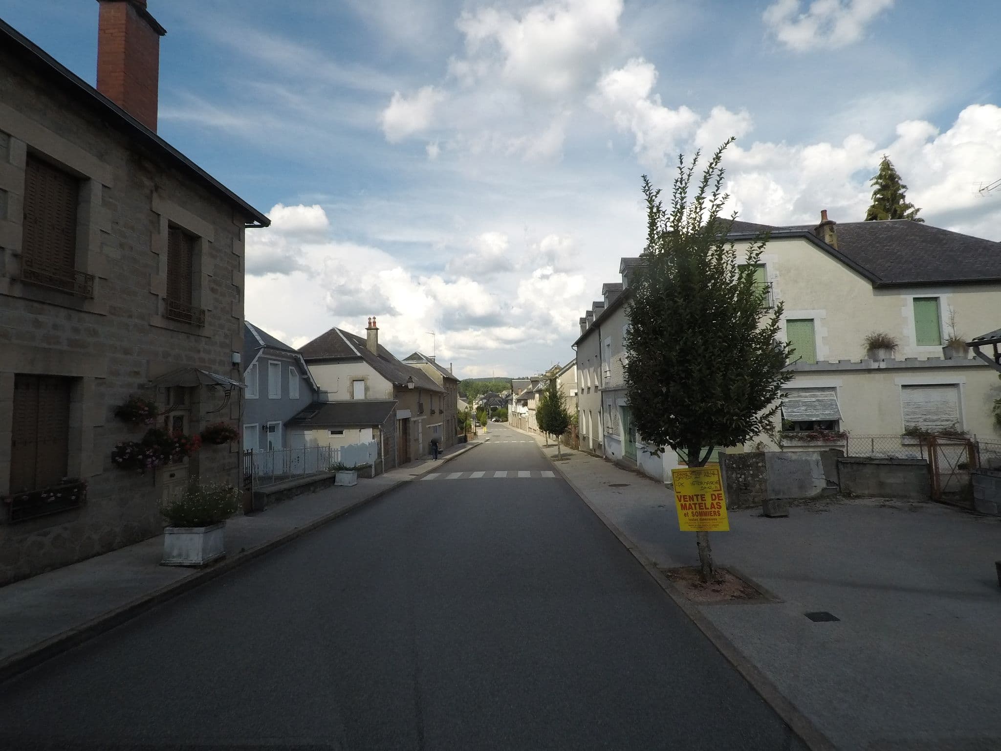 Street view near Appartement de Jardin, Treignac — © yaron (CC BY-SA · Mapillary)