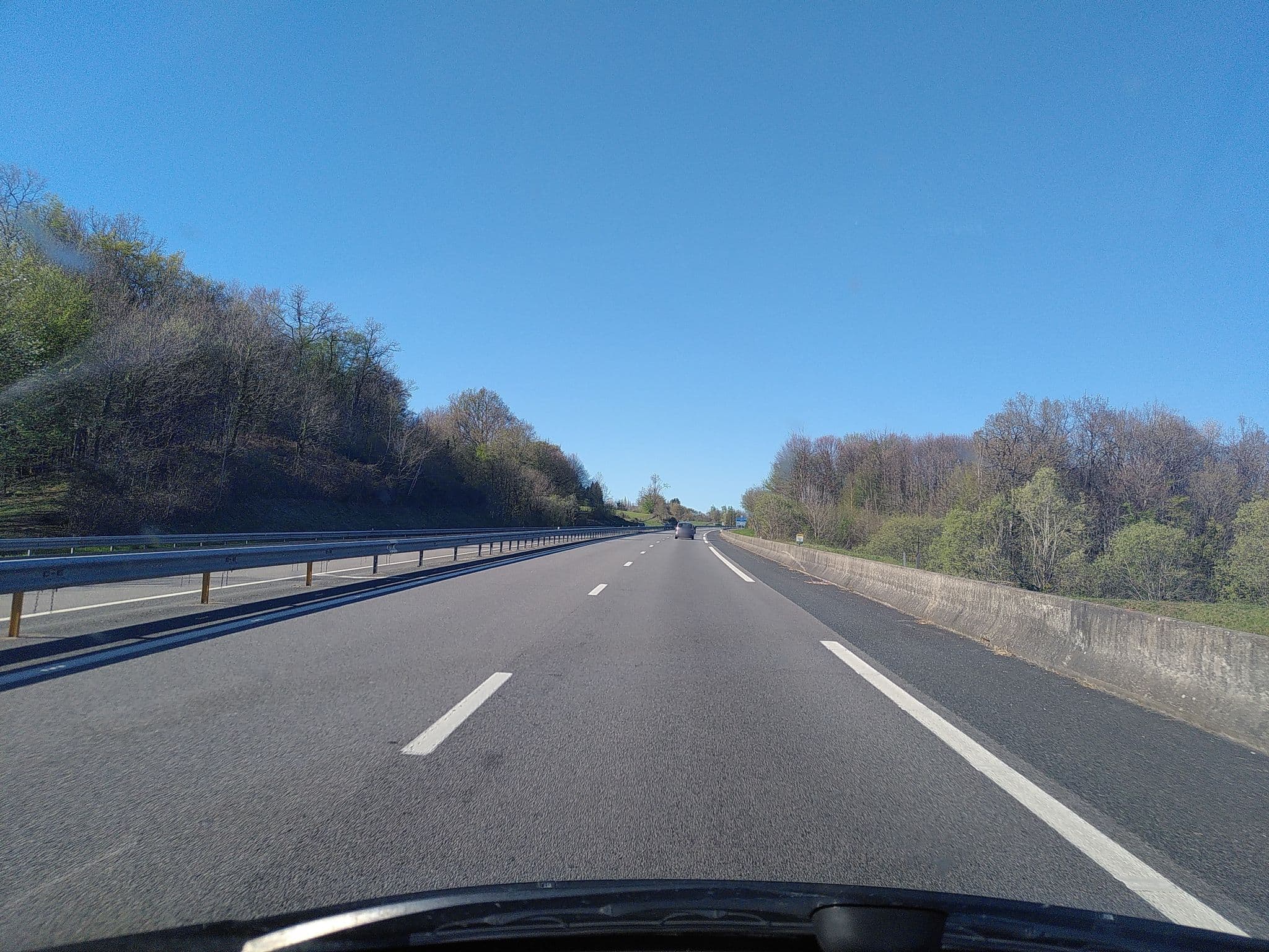 Street view near La Maisonnette, Vigeois — © tr4sk (CC BY-SA · Mapillary)
