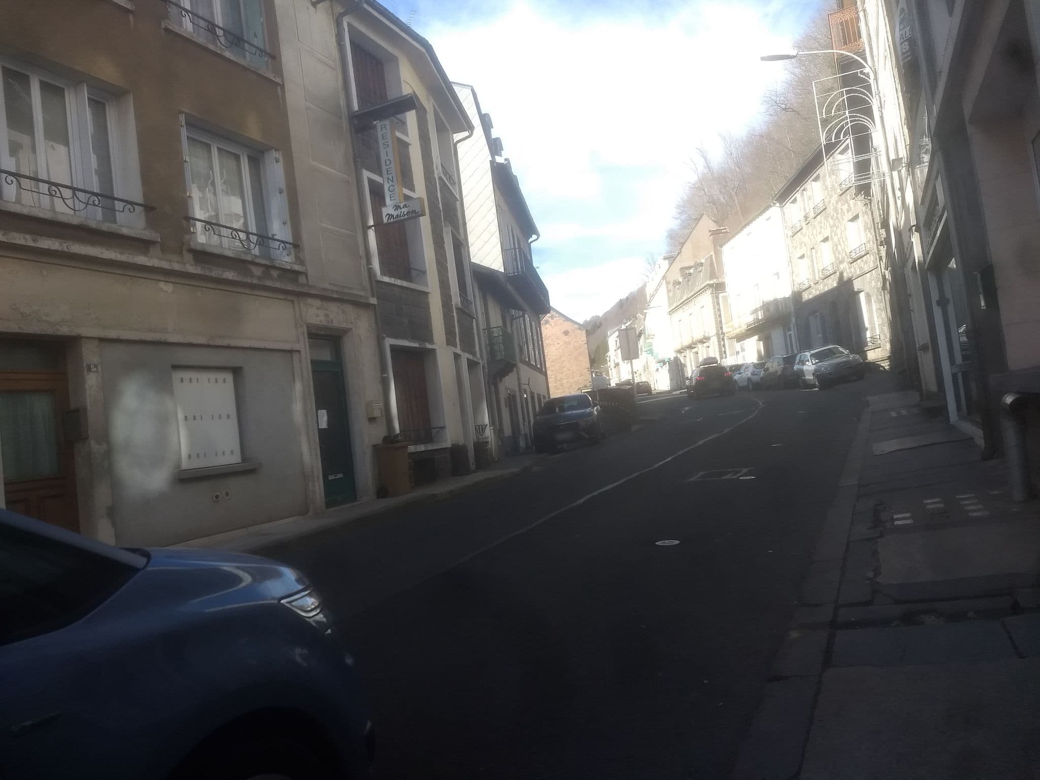 Street view near Hôtel Amblard, Mont-Dore — © kritic (CC BY-SA · Mapillary)