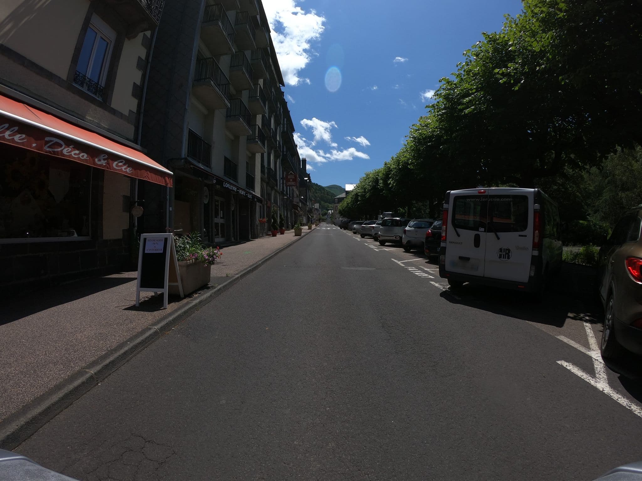 Street view near Residence Soleil des Thermes 2, Mont-Dore — © joostjakob (CC BY-SA · Mapillary)