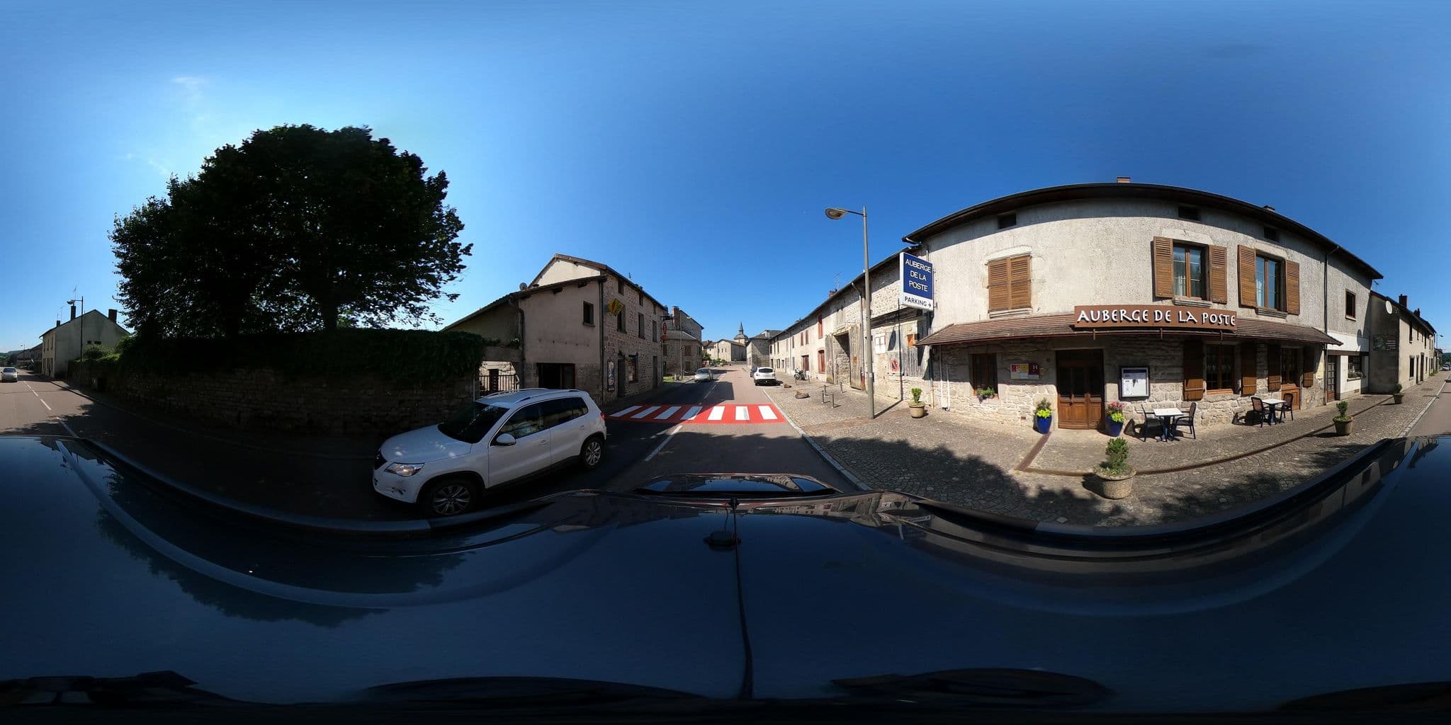 Street view near Auberge de la Poste, Sauviat-sur-Vige — © eric_s (CC BY-SA · Mapillary)