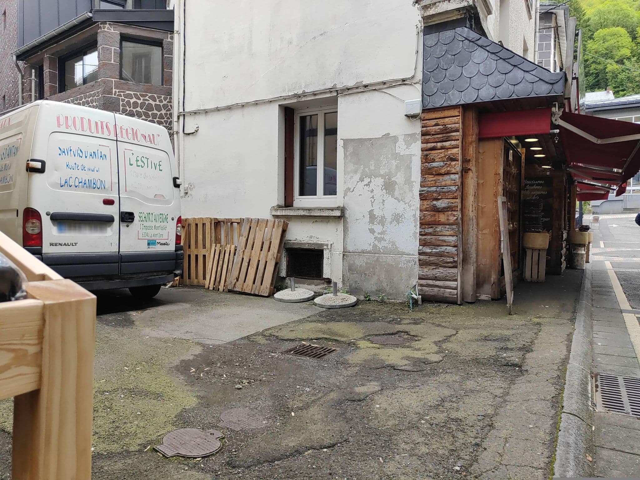 Street view near Le Sarciron, Mont-Dore — © philou87 (CC BY-SA · Mapillary)